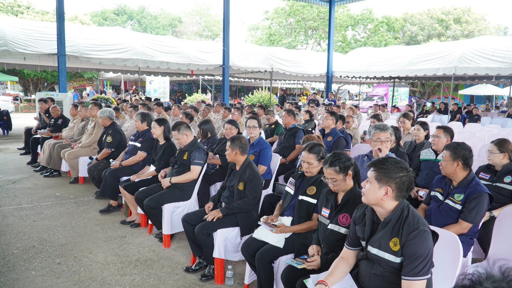 title - วันที่ 22 เมษายน 2569 นายวิทูล ประดิษฐบุญ ปฏิรูปที่ดินจังหวัดปราจีนบุรี  พร้อมด้วย เจ้าหน้าที่ ส.ป.ก.ปราจีนบุรี เข้าร่วมโครงการจังหวัดเคลื่อนที่  โครงการ 