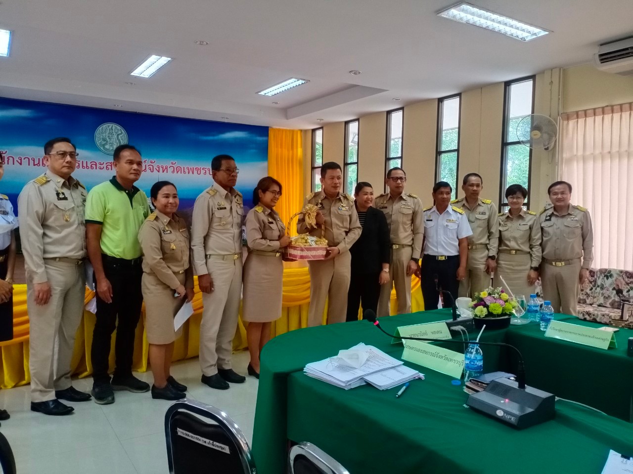 ส.ป.ก.เพชรบุรี ร่วมต้อนรับการมาตรวจราชการของผู้ตรวจราชการกระทรวงเกษตรและสหกรณ์ เขตตรวจราชการที่ 4 (นายนวนิตย์ พลเคน) ประจำปีงบประมาณ พ.ศ. 2566 รอบที่ 2