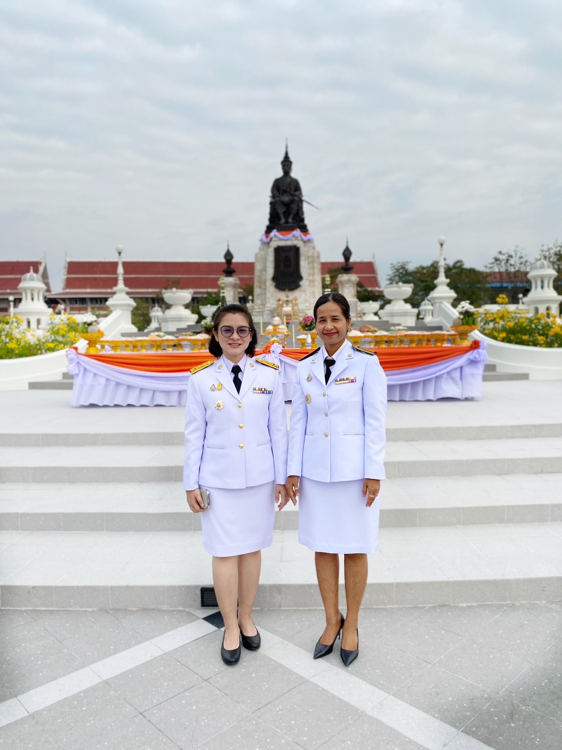 ส.ป.ก.เพชรบุรี เข้าร่วมพิธีบวงสรวงพระบรมราชานุสาวรีย์พระบาทสมเด็จพระจอมเกล้าเจ้าอยู่หัว (ร.4)
