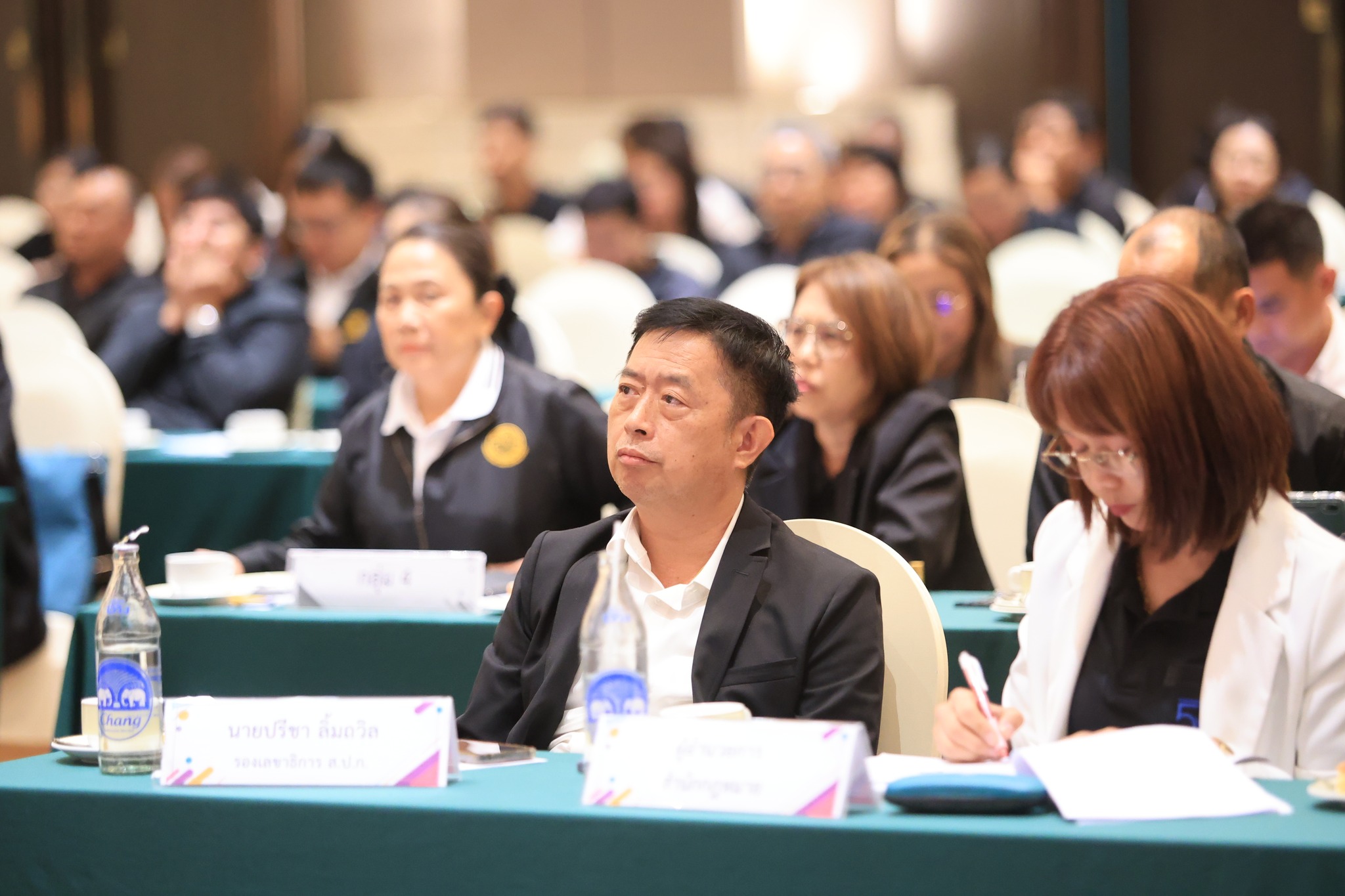 title - วันที่ 27 พฤษภาคม 2569 นายวิทูล ประดิษฐบุญ ปฏิรูปที่ดินจังหวัดปราจีนบุรี พร้อมด้วย  ผู้อำนวยการกลุ่ม และเจ้าหน้าที่ปฏิรูปที่ดิน เข้าร่วมโครงการสัมมนา จัดขึ้นระหว่าง  วันที่ 24 – 28 พฤษภาคม 2569 ณ โรงแรมรามาการ์เด้นส์ กรุงเทพ เขตหลักสี่ กรุงเทพมหานคร 