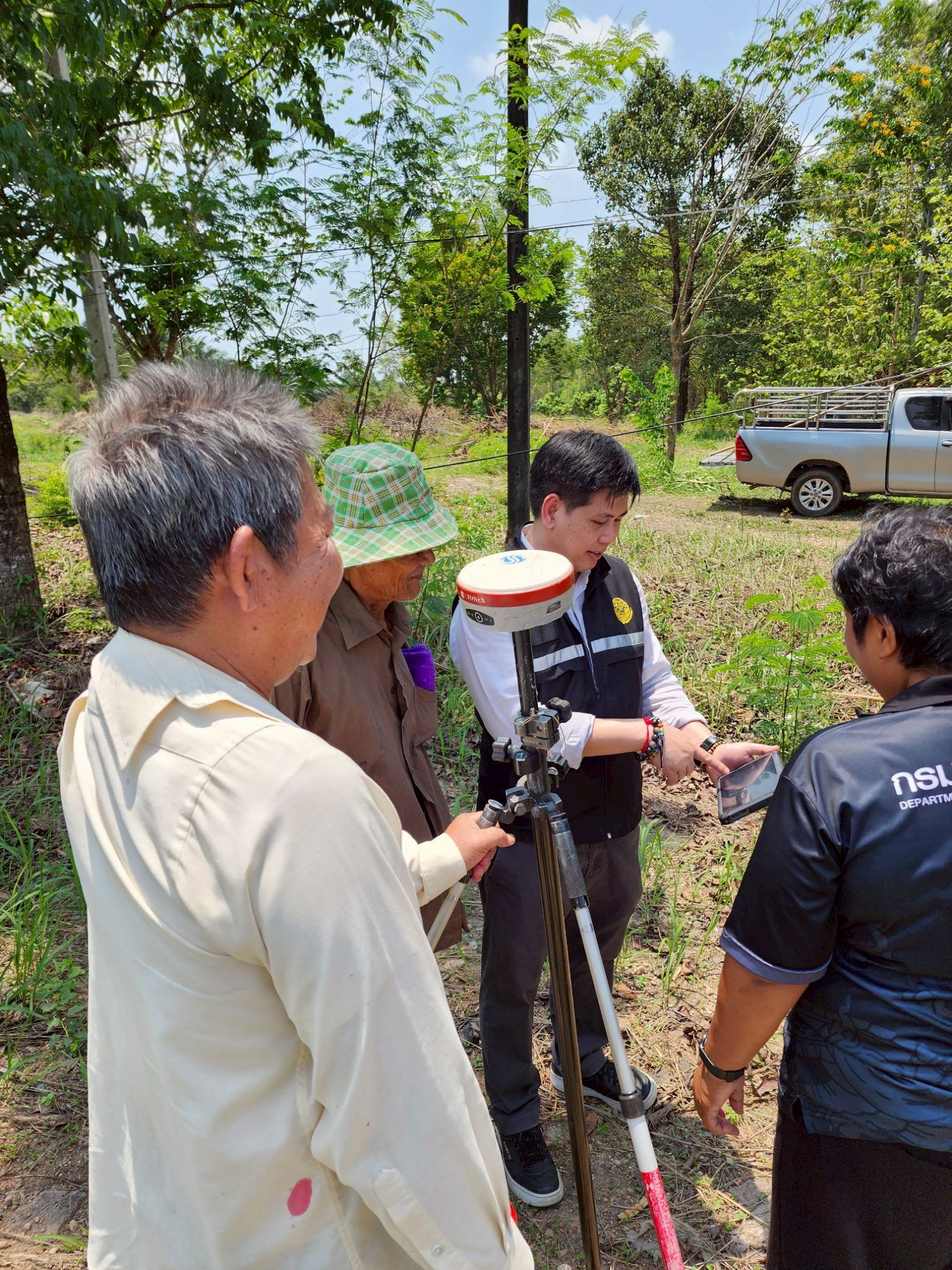 title - วันที่ 28 เมษายน 2569 นายวิทูล ประดิษฐบุญ ปฏิรูปที่ดินจังหวัดปราจีนบุรี พร้อมด้วยเจ้าหน้าที่สำนักงานการปฏิรูปที่ดินจังหวัดปราจีนบุรี ลงพื้นที่ดำเนินการสอบสวนสิทธิ เพิ่มเติมในเขตปฏิรูปที่ดิน พื้นที่อำเภอกบินทร์บุรี และอำเภอนาดี จังหวัดปราจีนบุรี