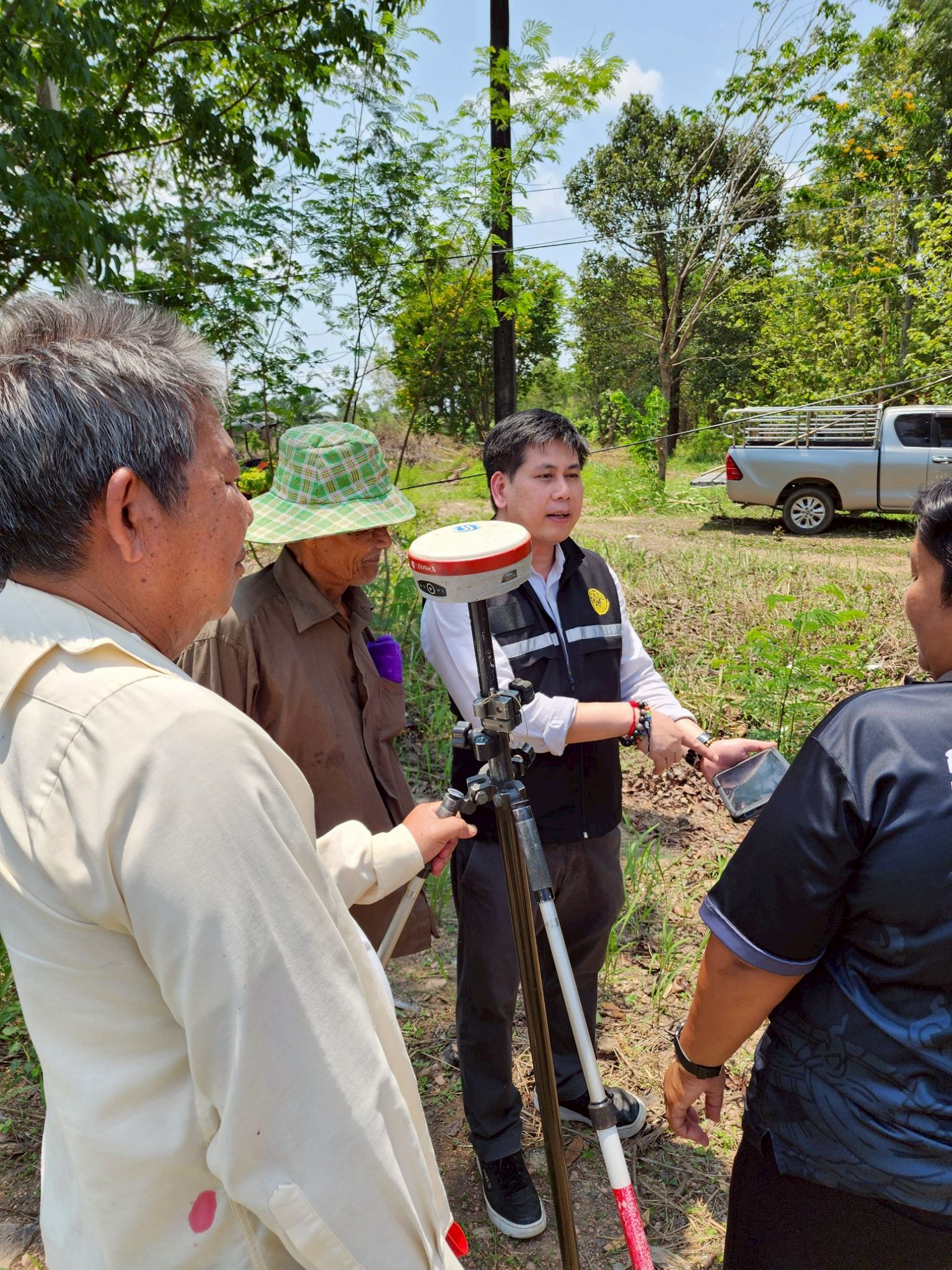 title - วันที่ 28 เมษายน 2569 นายวิทูล ประดิษฐบุญ ปฏิรูปที่ดินจังหวัดปราจีนบุรี พร้อมด้วยเจ้าหน้าที่สำนักงานการปฏิรูปที่ดินจังหวัดปราจีนบุรี ลงพื้นที่ดำเนินการสอบสวนสิทธิ เพิ่มเติมในเขตปฏิรูปที่ดิน พื้นที่อำเภอกบินทร์บุรี และอำเภอนาดี จังหวัดปราจีนบุรี