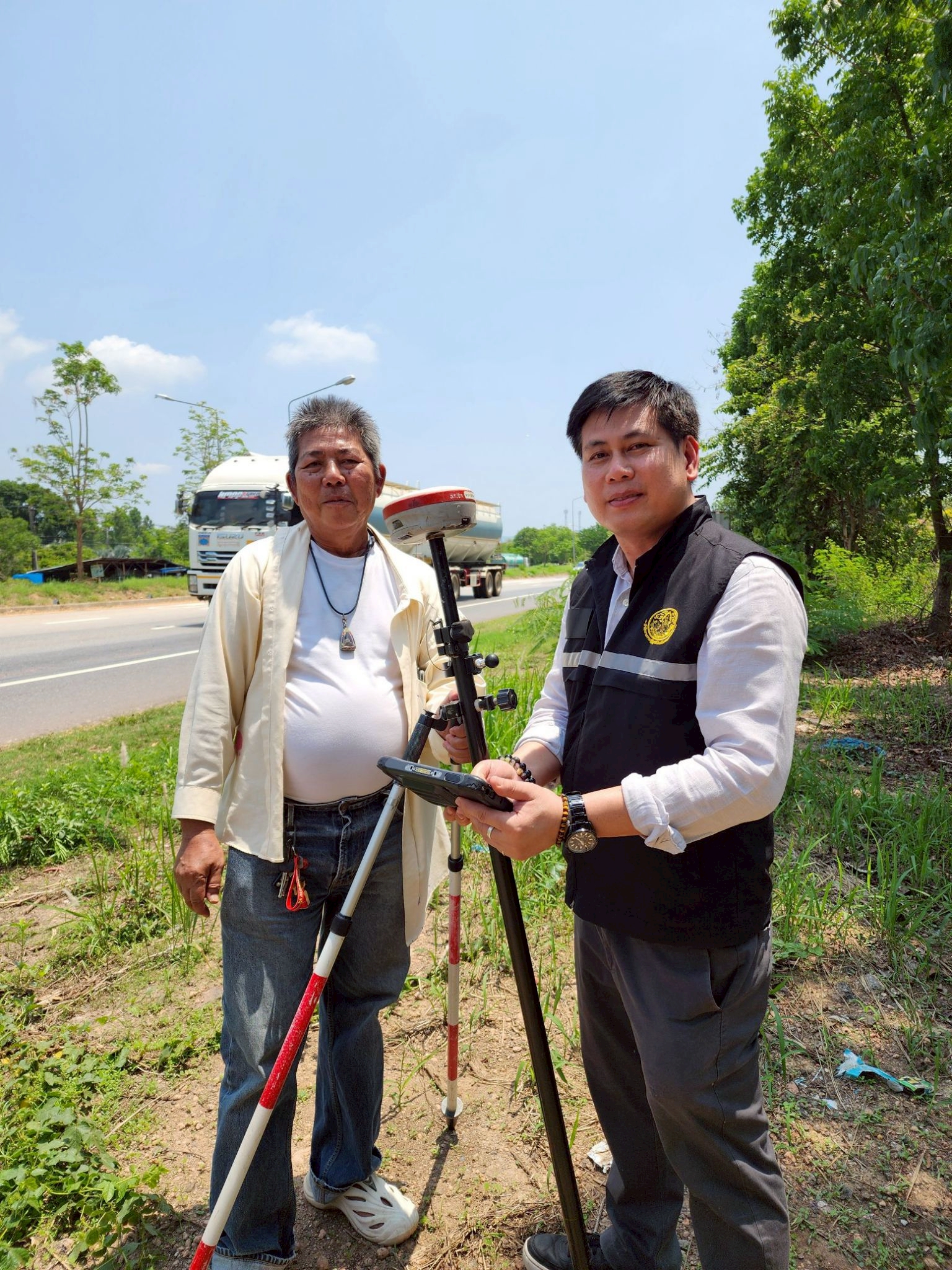 title - วันที่ 28 เมษายน 2569 นายวิทูล ประดิษฐบุญ ปฏิรูปที่ดินจังหวัดปราจีนบุรี พร้อมด้วยเจ้าหน้าที่สำนักงานการปฏิรูปที่ดินจังหวัดปราจีนบุรี ลงพื้นที่ดำเนินการสอบสวนสิทธิ เพิ่มเติมในเขตปฏิรูปที่ดิน พื้นที่อำเภอกบินทร์บุรี และอำเภอนาดี จังหวัดปราจีนบุรี