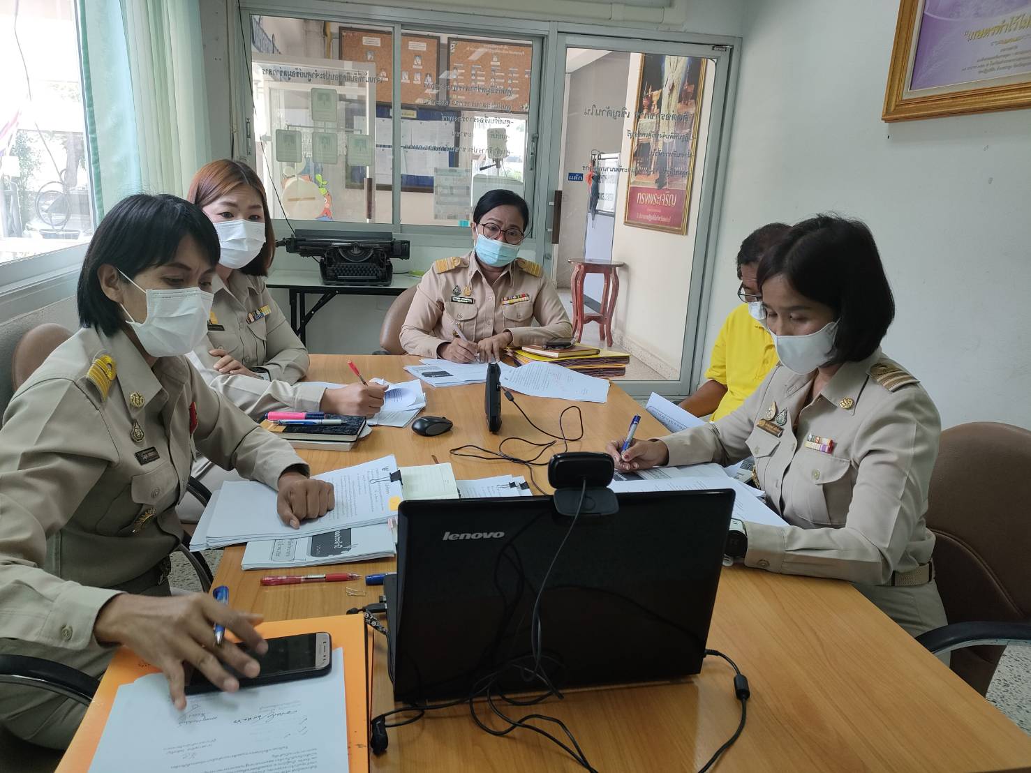 ส.ป.ก. เพชรบุรี เข้าร่วมประชุมทางไกลออนไลน์ (Web Conference) ครั้งที่ 1/2566 ผ่านระบบประชุมทางไกลออนไลน์ (Zoom meeting) 