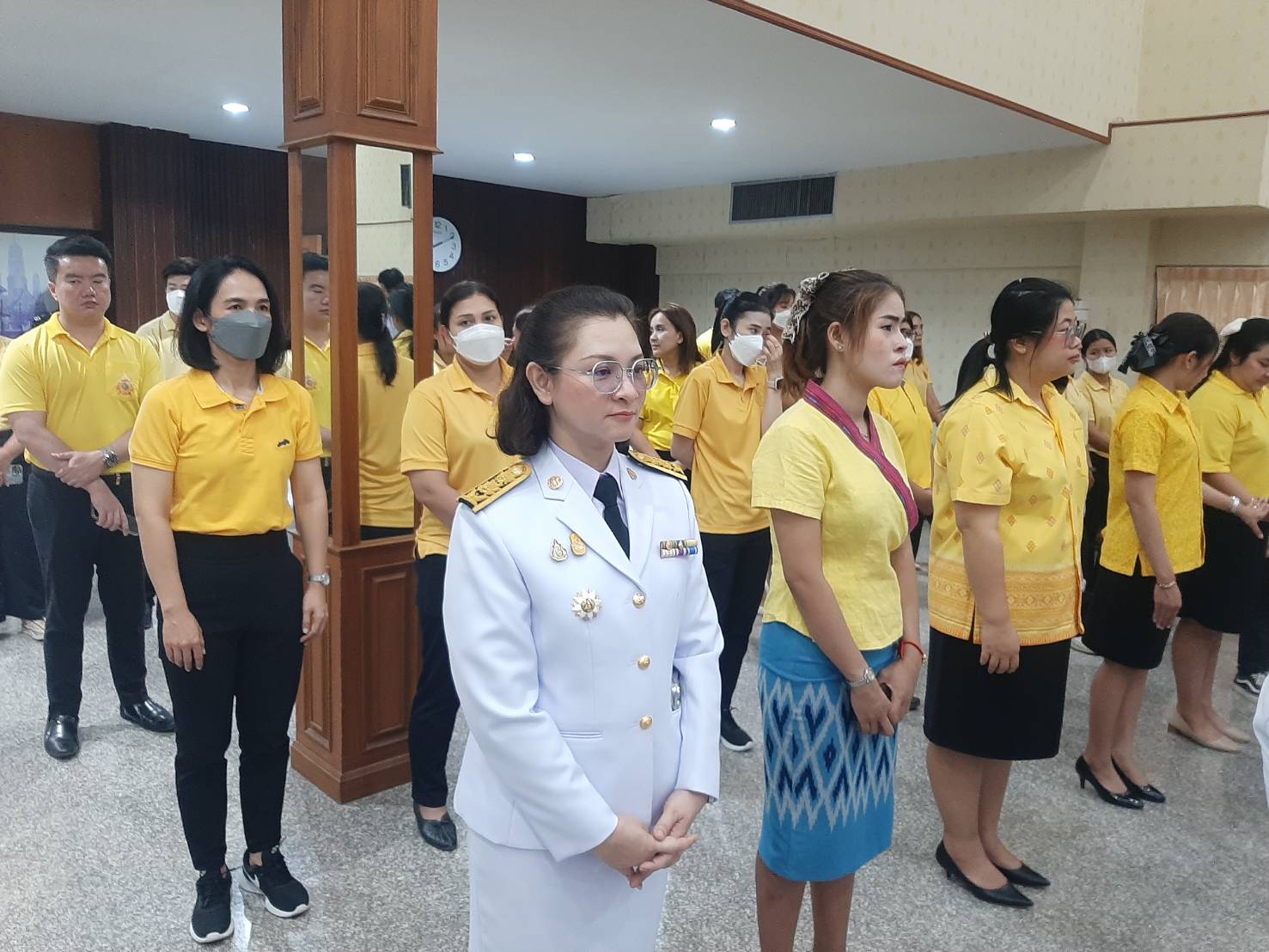 ส.ป.ก.เพชรบุรี เข้าร่วมพิธีวางพวงมาลาและถวายราชสดุดี เนื่องในวันคล้ายวันสวรรคตพระบาทสมเด็จพระปกเกล้าเจ้าอยู่หัว
