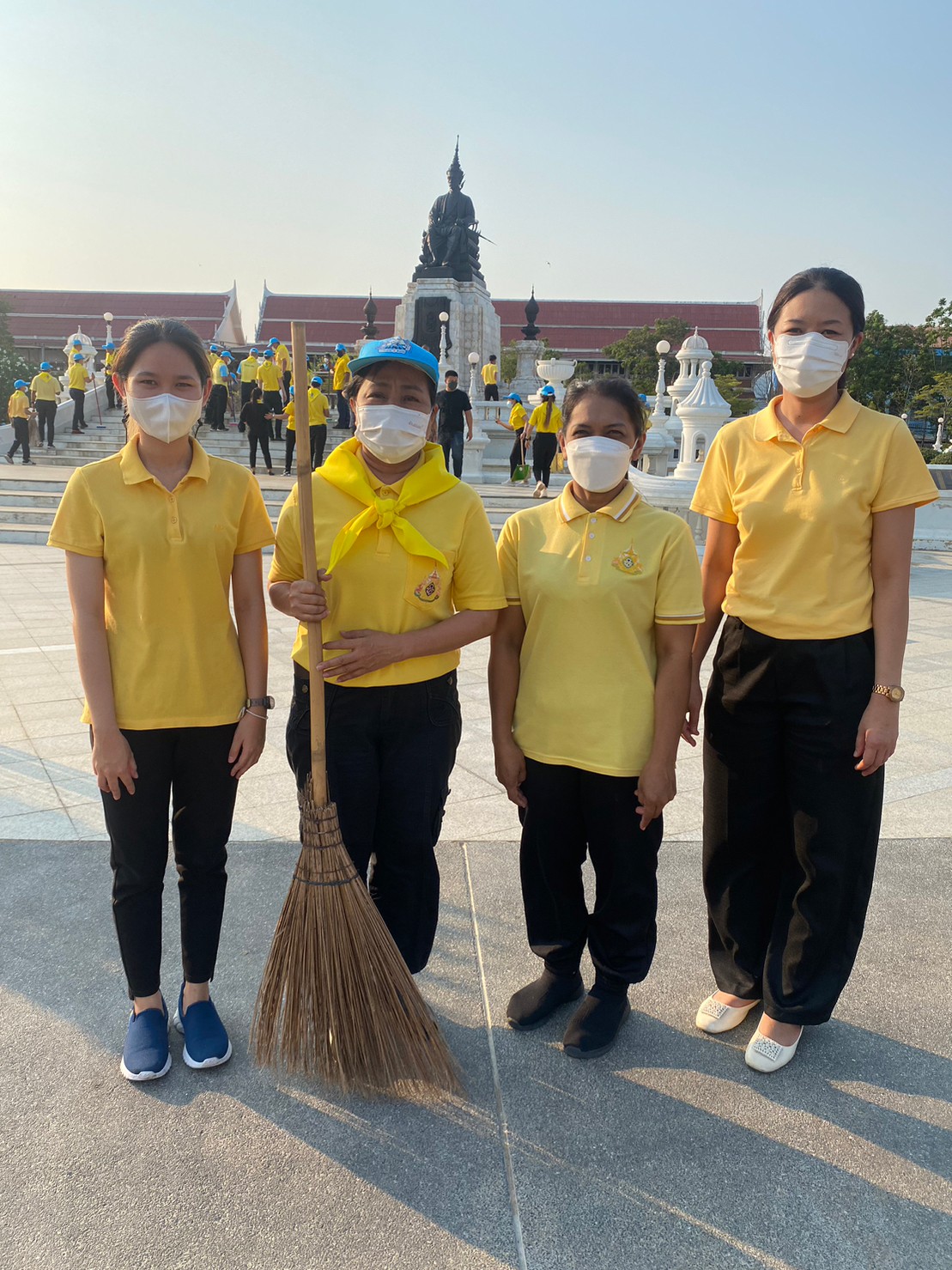 ส.ป.ก. เพชรบุรี เข้าร่วมกิจกรรมจิตอาสา “เราทำความ ดี ด้วยหัวใจ” Big Cleaning Day​ เพื่อทำความสะอาดขัดพื้นอุทยานฯ และเก็บขยะในพื้นที่อุทยานถวายพระราชกุศลเนื่องในโอกาสวันที่ระลึก​ พระบาทสมเด็จพระนั่งเกล้าเจ้าอยู่หัว พระมหาเจษฎาราชเจ้า (รัชกาลที่ 3)