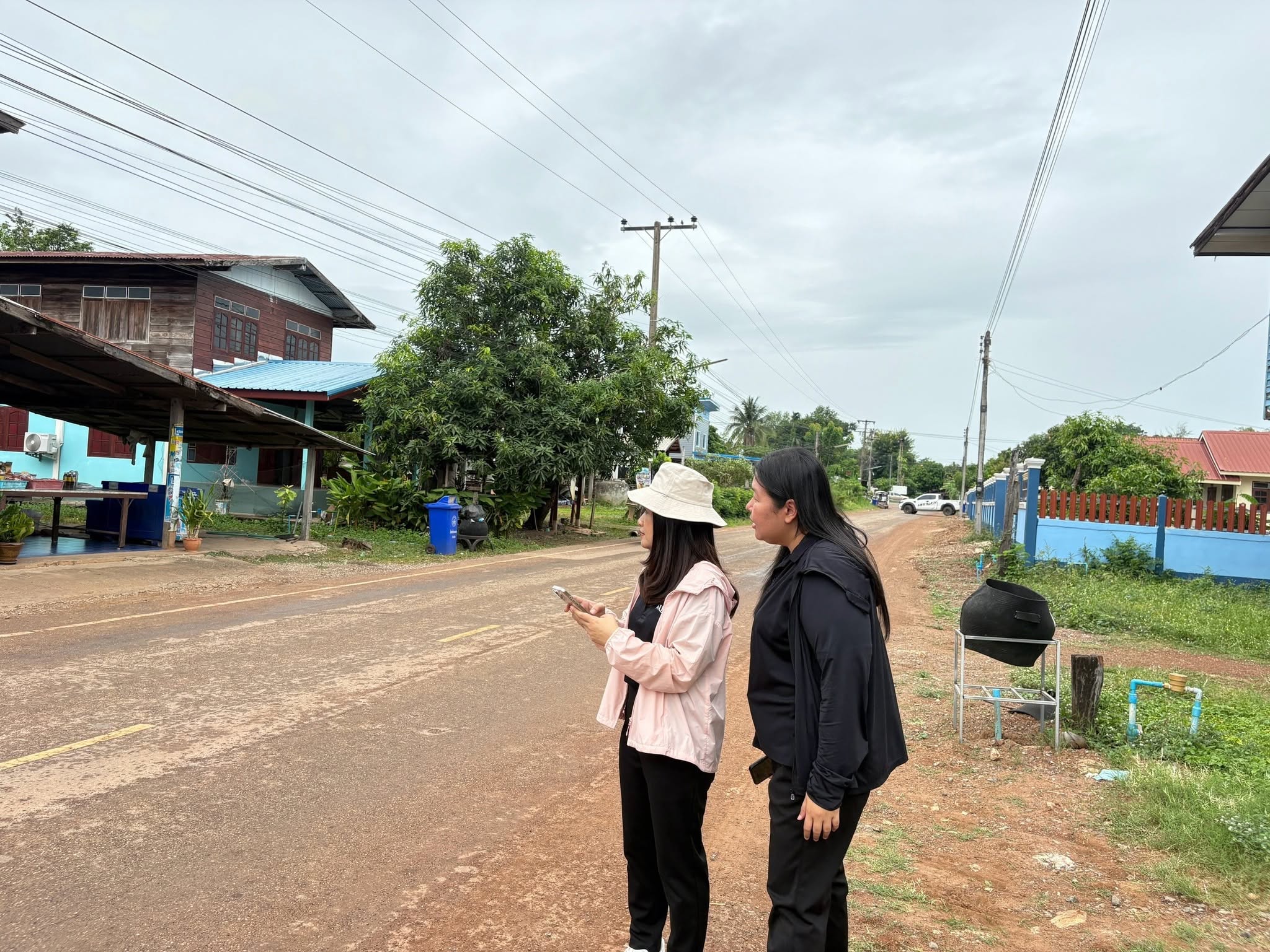 ศทส. ลงพื้นที่จัดทำฐานข้อมูลเชิงพื้นที่การใช้ประโยชน์อาคาร และสิ่งปลูกสร้างในเขตปฏิรูปที่ดิน จัดเก็บข้อมูลภาคสนามผ่าน Application Fieldmap ณ จังหวัดหนองบัวลำภู