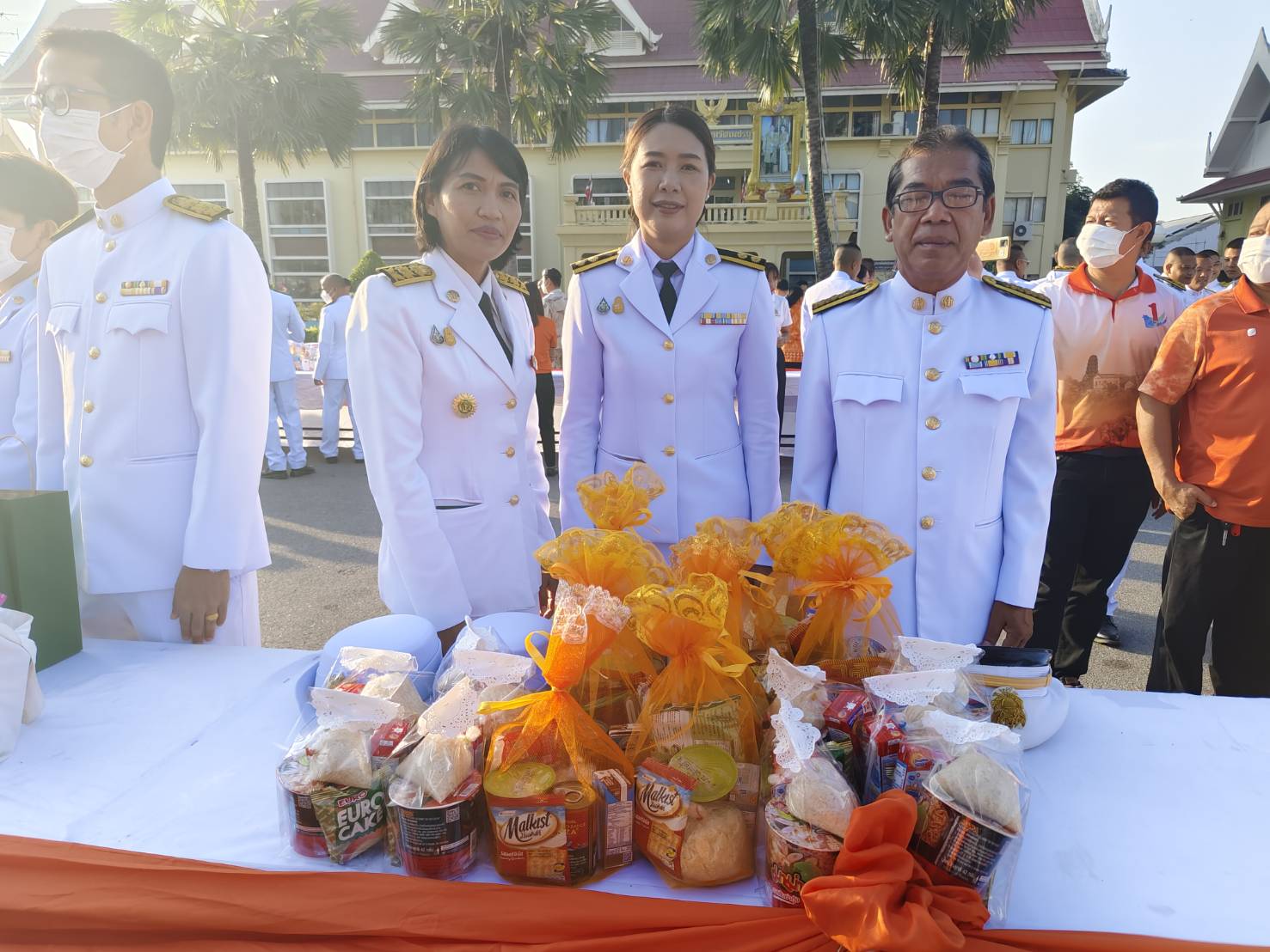 ส.ป.ก. เพชรบุรี เข้าร่วมพิธีทำบุญตักบาตรถวายพระราชกุศลและพิธีถวายพระพรเนื่องในโอกาสวันคล้ายวันประสูติสมเด็จพระเจ้าลูกเธอ เจ้าฟ้าสิริวัณณวรี นารีรัตน์ราชกัญญา