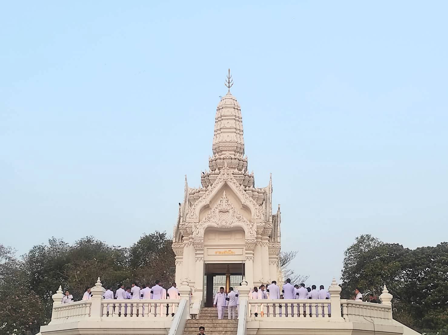 title - ปฏิรูปที่ดินจังหวัดพระนครศรีอยุธยา เข้าร่วมพิธีทำบุญเนื่องในวันครบรอบ ๖๗๖ ปี แห่งการสถาปนากรุงศรีอยุธยาเป็นราชธานี เพื่อเทิดพระเกียรติแด่สมเด็จพระรามาธิบดีที่ ๑ หรือพระเจ้าอู่ทอง องค์ปฐมบรมกษัตริย์ผู้สถาปนากรุงศรีอยุธยาเป็นราชธานีเมื่อปี พ.ศ. ๑๘๙๓
