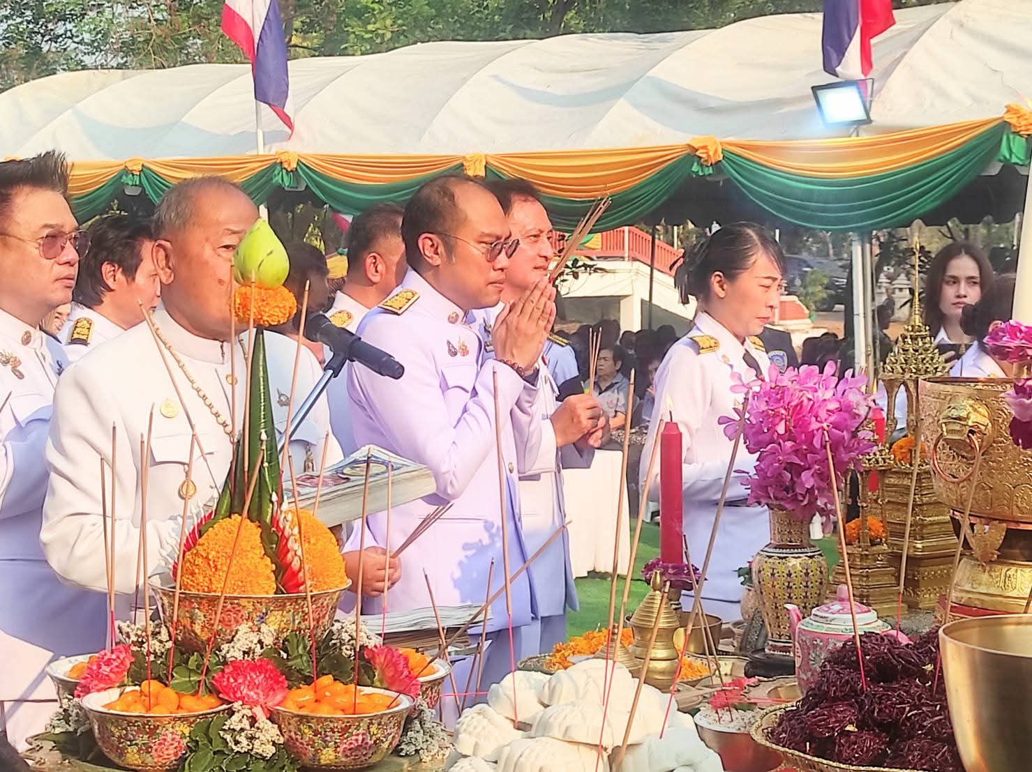 title - ปฏิรูปที่ดินจังหวัดพระนครศรีอยุธยา เข้าร่วมพิธีทำบุญเนื่องในวันครบรอบ ๖๗๖ ปี แห่งการสถาปนากรุงศรีอยุธยาเป็นราชธานี เพื่อเทิดพระเกียรติแด่สมเด็จพระรามาธิบดีที่ ๑ หรือพระเจ้าอู่ทอง องค์ปฐมบรมกษัตริย์ผู้สถาปนากรุงศรีอยุธยาเป็นราชธานีเมื่อปี พ.ศ. ๑๘๙๓