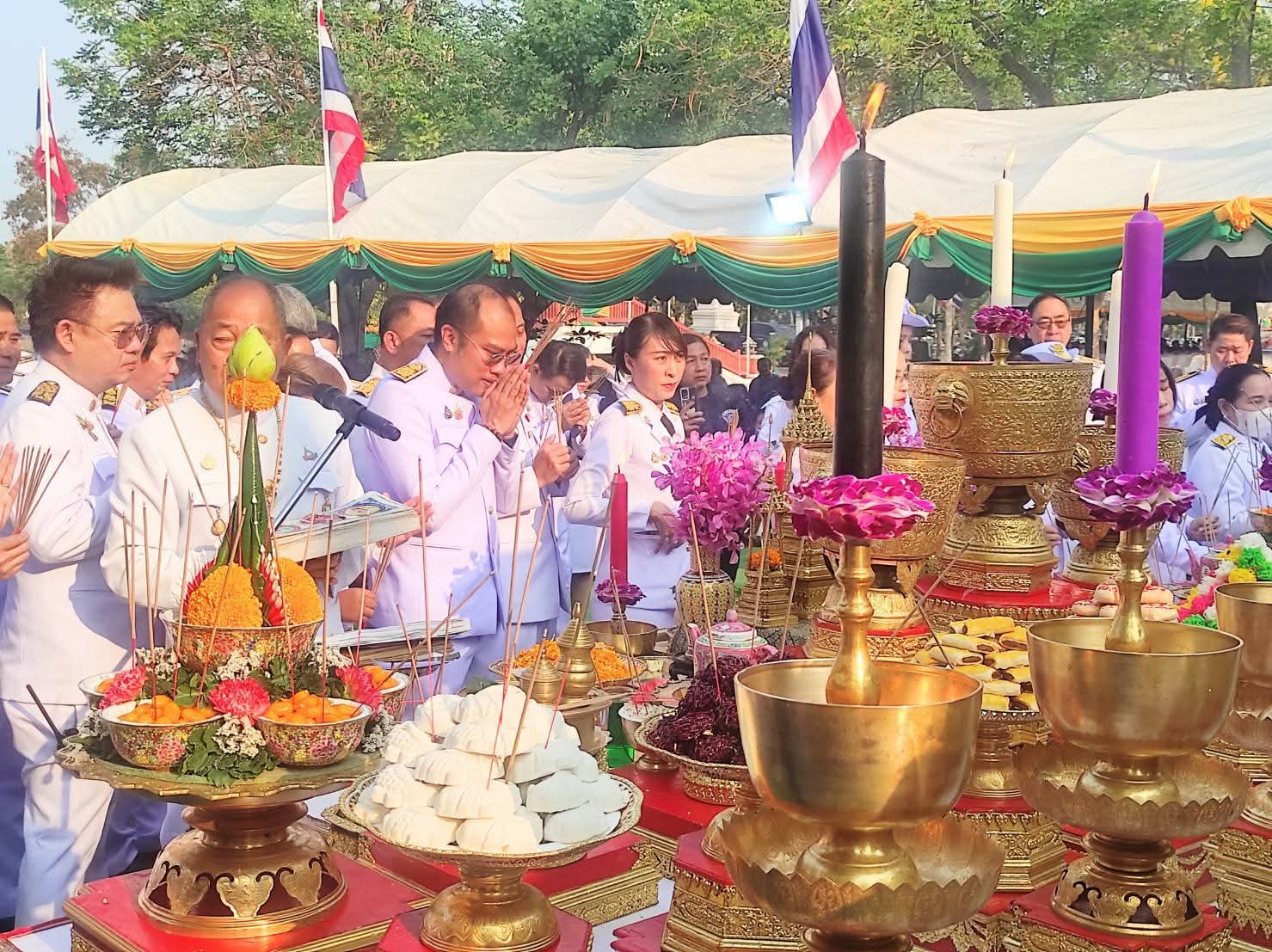 title - ปฏิรูปที่ดินจังหวัดพระนครศรีอยุธยา เข้าร่วมพิธีทำบุญเนื่องในวันครบรอบ ๖๗๖ ปี แห่งการสถาปนากรุงศรีอยุธยาเป็นราชธานี เพื่อเทิดพระเกียรติแด่สมเด็จพระรามาธิบดีที่ ๑ หรือพระเจ้าอู่ทอง องค์ปฐมบรมกษัตริย์ผู้สถาปนากรุงศรีอยุธยาเป็นราชธานีเมื่อปี พ.ศ. ๑๘๙๓