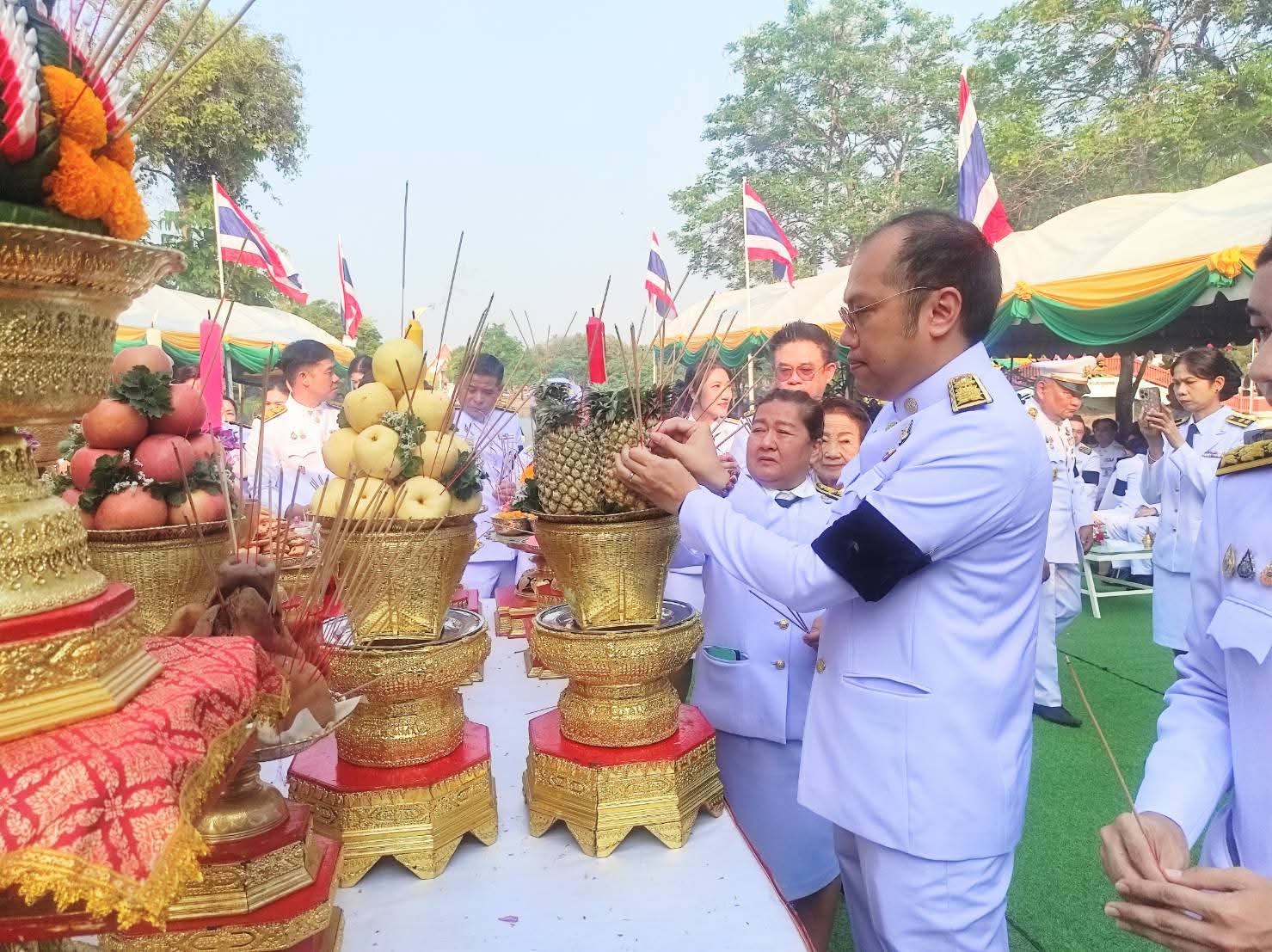 title - ปฏิรูปที่ดินจังหวัดพระนครศรีอยุธยา เข้าร่วมพิธีทำบุญเนื่องในวันครบรอบ ๖๗๖ ปี แห่งการสถาปนากรุงศรีอยุธยาเป็นราชธานี เพื่อเทิดพระเกียรติแด่สมเด็จพระรามาธิบดีที่ ๑ หรือพระเจ้าอู่ทอง องค์ปฐมบรมกษัตริย์ผู้สถาปนากรุงศรีอยุธยาเป็นราชธานีเมื่อปี พ.ศ. ๑๘๙๓