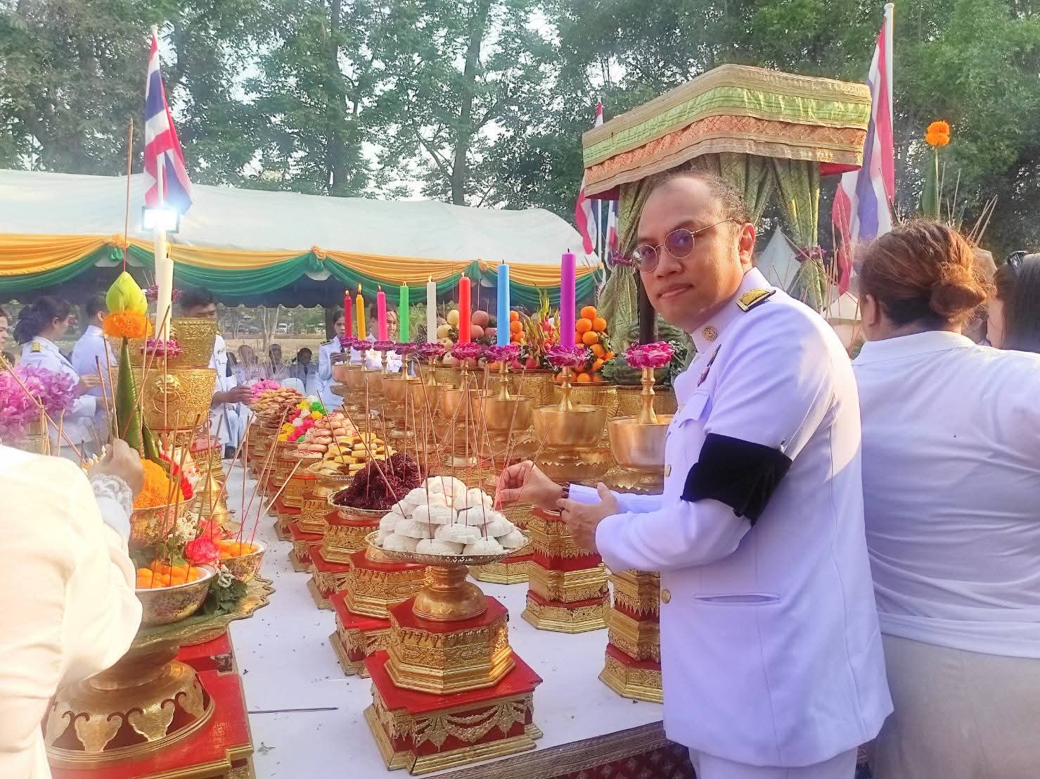 title - ปฏิรูปที่ดินจังหวัดพระนครศรีอยุธยา เข้าร่วมพิธีทำบุญเนื่องในวันครบรอบ ๖๗๖ ปี แห่งการสถาปนากรุงศรีอยุธยาเป็นราชธานี เพื่อเทิดพระเกียรติแด่สมเด็จพระรามาธิบดีที่ ๑ หรือพระเจ้าอู่ทอง องค์ปฐมบรมกษัตริย์ผู้สถาปนากรุงศรีอยุธยาเป็นราชธานีเมื่อปี พ.ศ. ๑๘๙๓