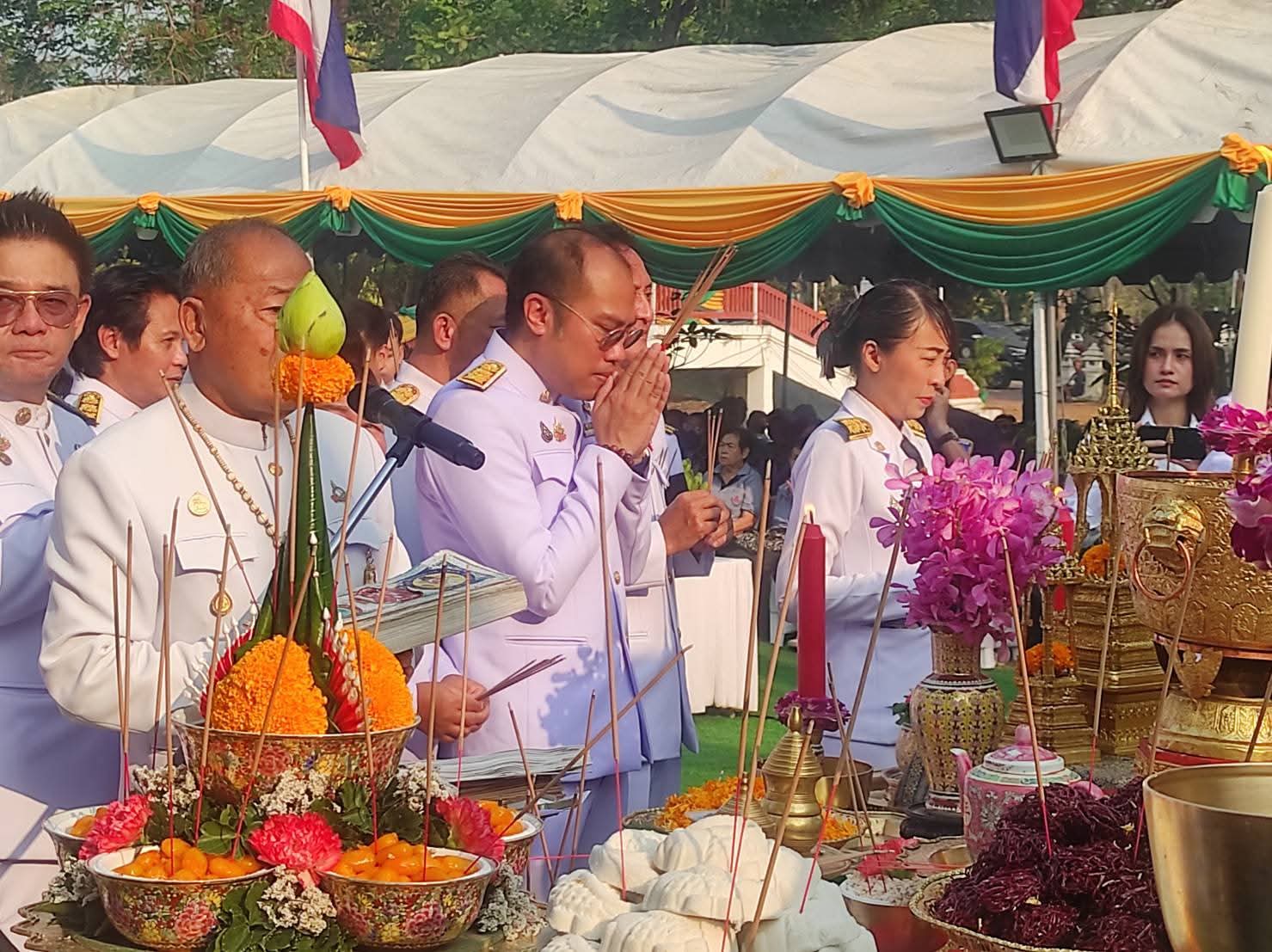 title - ปฏิรูปที่ดินจังหวัดพระนครศรีอยุธยา เข้าร่วมพิธีทำบุญเนื่องในวันครบรอบ ๖๗๖ ปี แห่งการสถาปนากรุงศรีอยุธยาเป็นราชธานี เพื่อเทิดพระเกียรติแด่สมเด็จพระรามาธิบดีที่ ๑ หรือพระเจ้าอู่ทอง องค์ปฐมบรมกษัตริย์ผู้สถาปนากรุงศรีอยุธยาเป็นราชธานีเมื่อปี พ.ศ. ๑๘๙๓