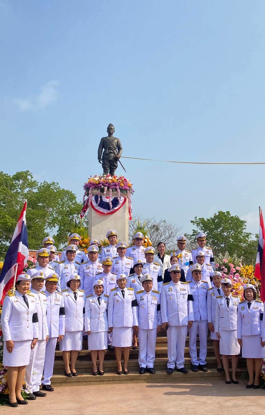 ปฏิรูปที่ดินจังหวัดพระนครศรีอยุธยา เข้าร่วมพิธีทำบุญเนื่องในวันครบรอบ ๖๗๖ ปี แห่งการสถาปนากรุงศรีอยุธยาเป็นราชธานี เพื่อเทิดพระเกียรติแด่สมเด็จพระรามาธิบดีที่ ๑ หรือพระเจ้าอู่ทอง องค์ปฐมบรมกษัตริย์ผู้สถาปนากรุงศรีอยุธยาเป็นราชธานีเมื่อปี พ.ศ. ๑๘๙๓