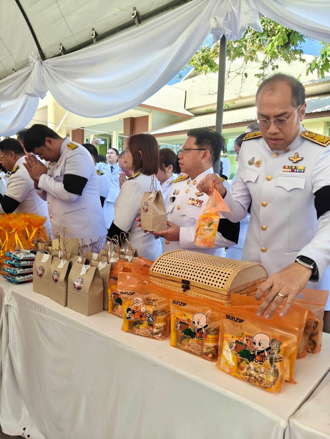 title - ปฏิรูปที่ดินจังหวัดพระนครศรีอยุธยา ร่วมเจริญพระพุทธมนต์และทำบุญตักบาตรถวายพระราชกุศล เนื่องในโอกาสพระราชพิธีมหามงคลเฉลิมพระชนมพรรษา ๔ รอบ สมเด็จพระนางเจ้า ฯ พระบรมราชินี ๓ มิถุนายน ๒๕๖๙