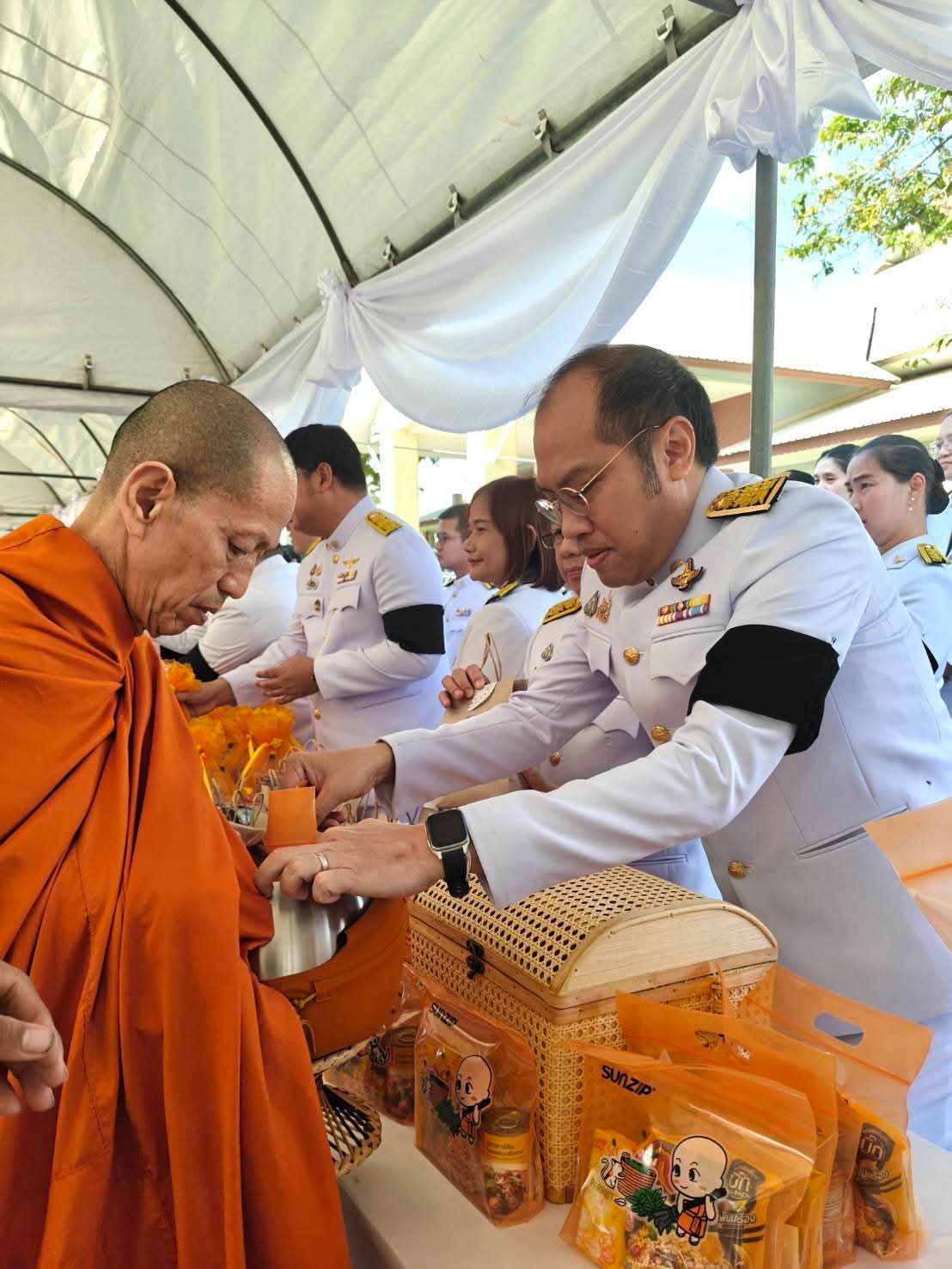 title - ปฏิรูปที่ดินจังหวัดพระนครศรีอยุธยา ร่วมเจริญพระพุทธมนต์และทำบุญตักบาตรถวายพระราชกุศล เนื่องในโอกาสพระราชพิธีมหามงคลเฉลิมพระชนมพรรษา ๔ รอบ สมเด็จพระนางเจ้า ฯ พระบรมราชินี ๓ มิถุนายน ๒๕๖๙