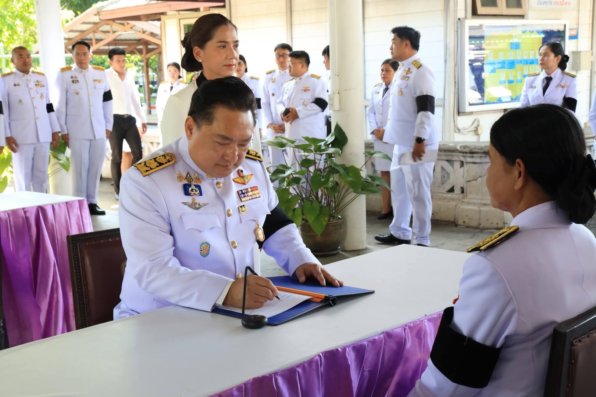 title - ปฏิรูปที่ดินจังหวัดพระนครศรีอยุธยา ร่วมพิธีลงนามถวายพระพรชัยมงคล งานเฉลิมพระเกียรติ เนื่องในโอกาสพระราชพิธีมหามงคลเฉลิมพระชนมพรรษา ๔ รอบ สมเด็จพระนางเจ้า ฯ พระบรมราชินี ๓ มิถุนายน ๒๕๖๙ และปล่อยพันธ์สัตว์น้ำ