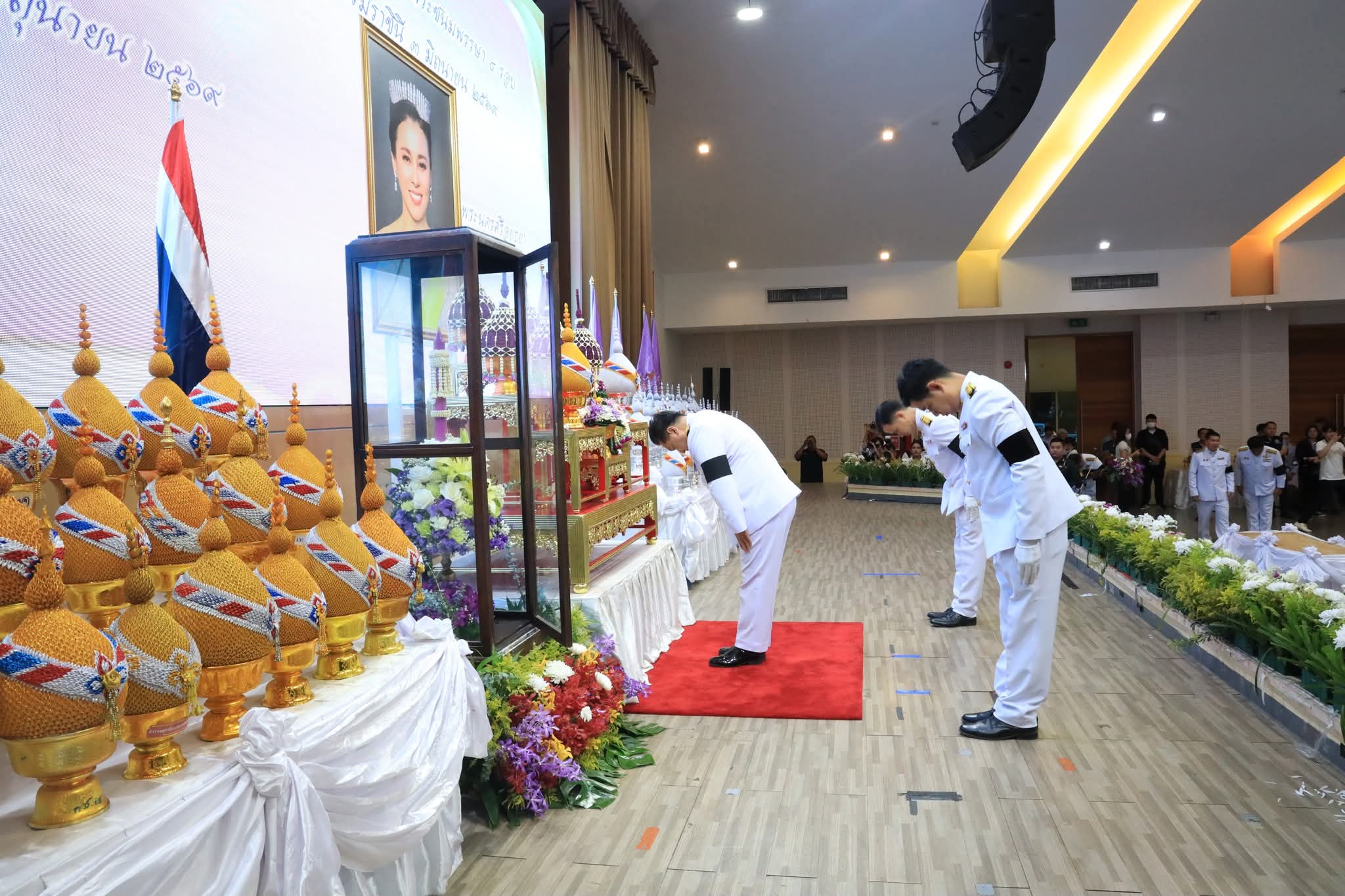 title - ส.ป.ก.พระนครศรีอยุธยา เข้าร่วมพิธีถวายเครื่องราชสักการะและวางพานพุ่ม และพิธีจุดเทียนถวายพระพรชัยมงคล เนื่องในโอกาสพระราชพิธีมหามงคลเฉลิมพระชนมพรรษา ๔ รอบ สมเด็จพระนางเจ้า ฯ พระบรมราชินี ๓ มิถุนายน ๒๕๖๙
