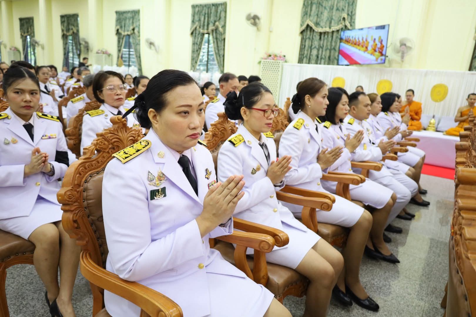 title - ปฏิรูปที่ดินจังหวัดพระนครศรีอยุธยา เข้าร่วมพิธีบำเพ็ญกุศล ในวาระครบ ๗ วัน (สัตตมวาร) แห่งการสิ้นพระชนม์ ถวายเป็นพระกุลแด่สมเด็จพระเจ้าลูกเธอ เจ้าฟ้าพัชรกิติยาภา นเรนทิราเทพยวดี กรมหลวงราชสาริณีสิริพัชร มหาวัชรราชธิดาร่วมพิธี