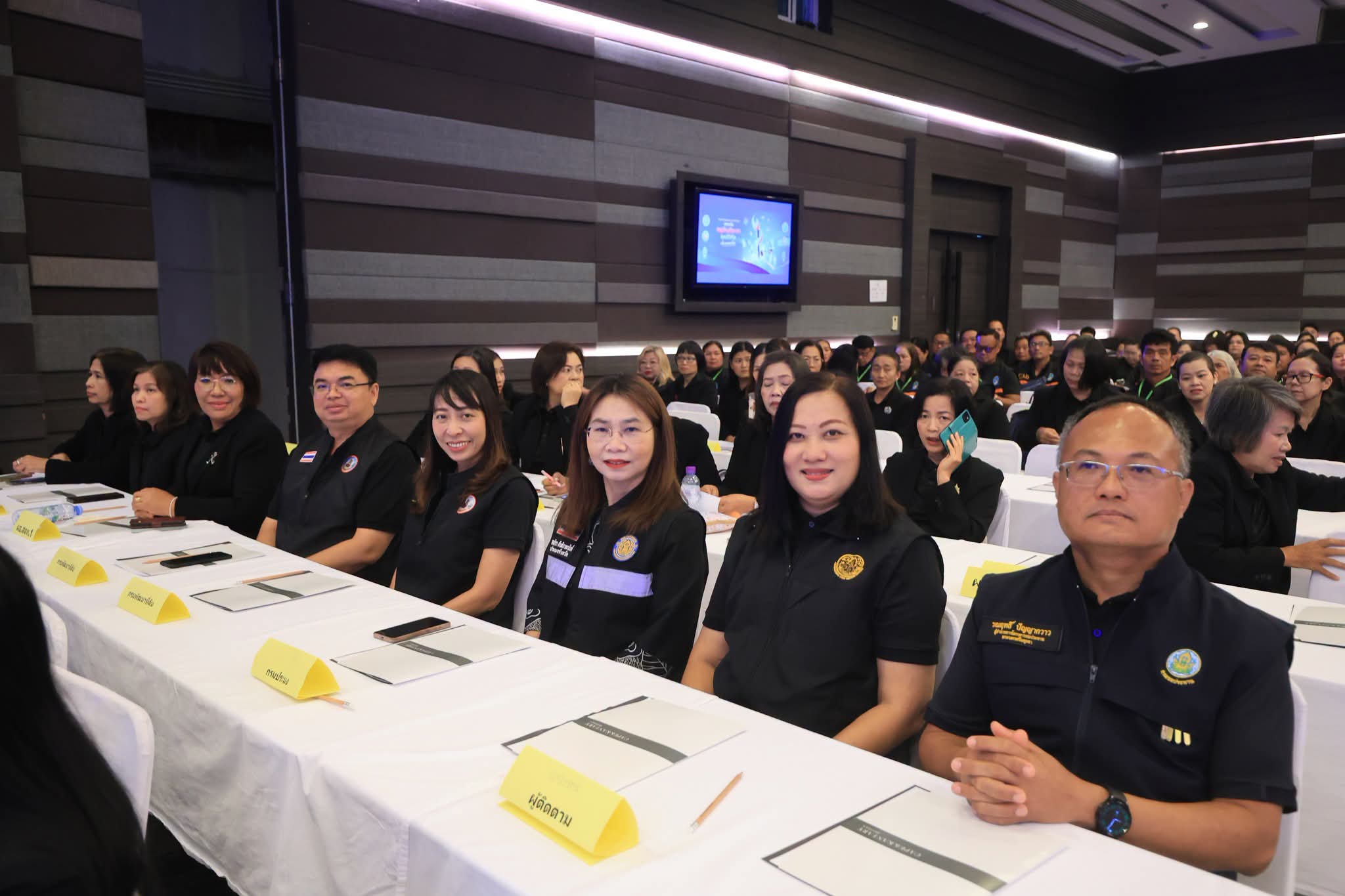 title - นางสาวอมรรัตน์ แขวงโสภา ปฏิรูปที่ดินจังหวัดพระนครศรีอยุธยา  เข้าร่วมโครงการประชุมสัมมนาประจำปี ๒๕๖๙ เรื่องยกระดับครูบัญชีอาสายุคดิจิทัล เพื่อเกษตรกรไทย โดยมีนางสาวปิยะรัฐชย์ ติยะไพรัช รัฐมนตรีช่วยว่าการกระทรวงเกษตรและสหกรณ์ เป็นประธาน