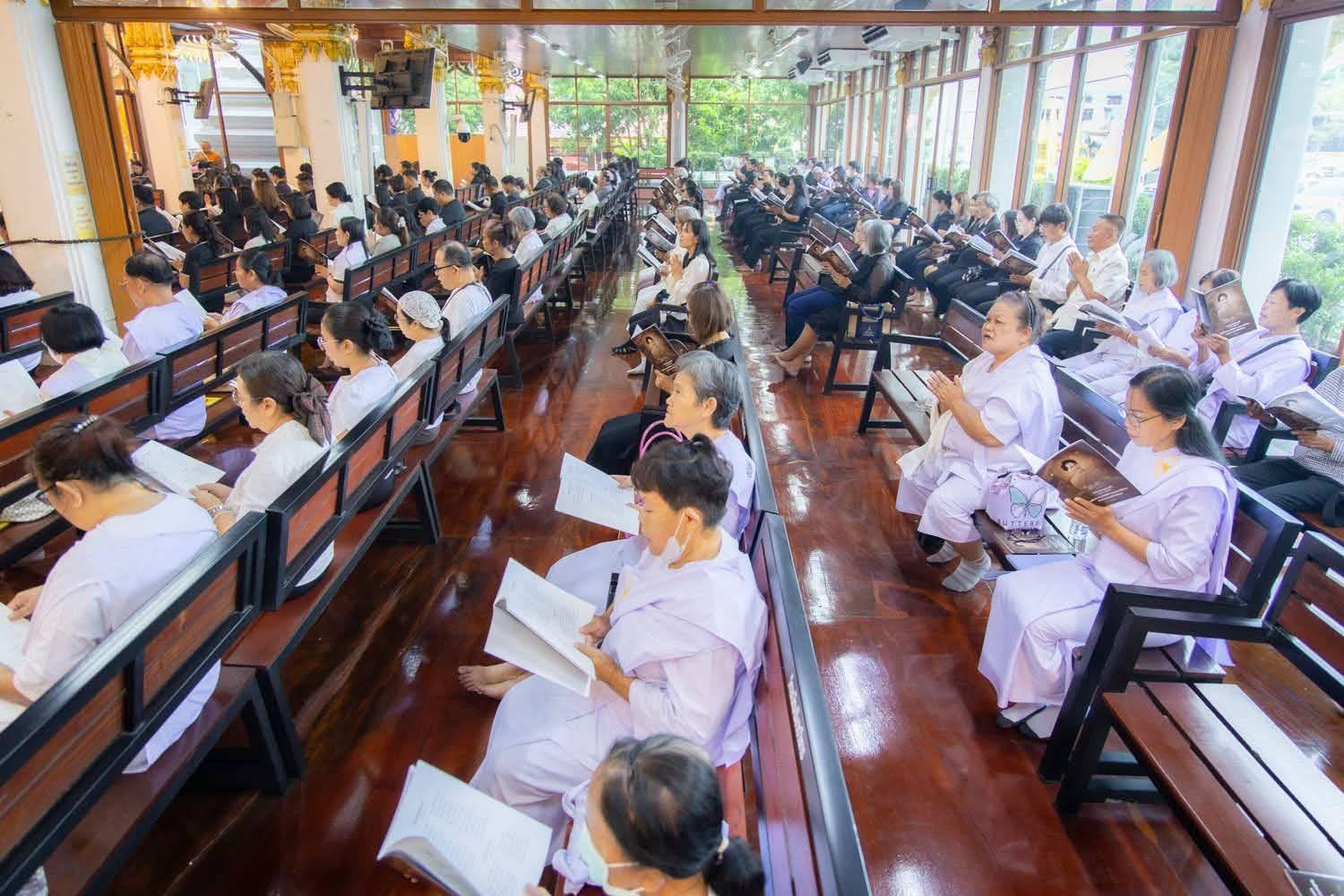 title - ส.ป.ก.พระนครศรีอยุธยา เข้าร่วมพิธีสวดมนต์พระพุทธมนต์และเจริญจิตตภาวนา อุทิศถวายแด่สมเด็จพระนางเจ้าสิริกิติ์ พระบรมราชินีนาถ พระบรมราชชนนีพันปีหลวงและอุทิศถวายพระกุศลแด่สมเด็จพระเจ้าลูกเธอ เจ้าฟ้าพัชรกิติยาภา นเรนทิราเทพยวดี กรมหลวงราชสาริณีสิริพัชร มหาวัชรราชธิดา