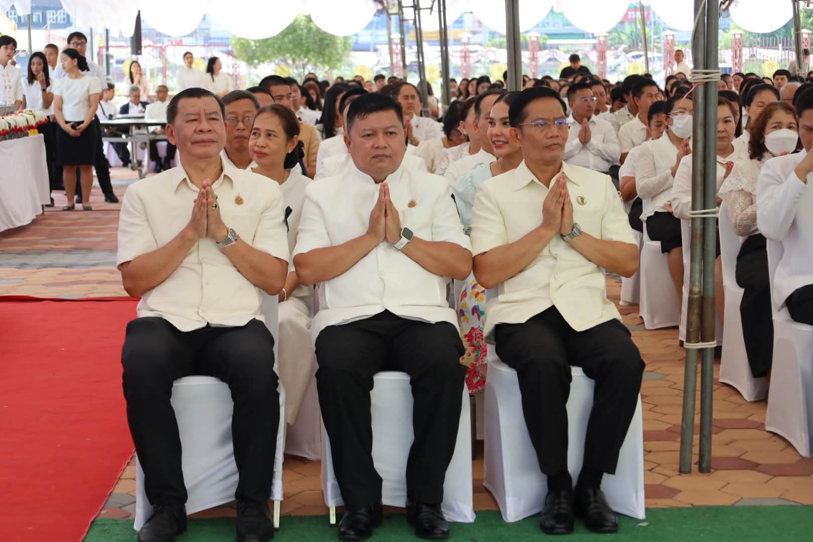 title - นางสาวอมรรัตน์ แขวงโสภา ปฏิรูปที่ดินจังหวัดพระนครศรีอยุธยา พร้อมด้วยเจ้าหน้าที่กลุ่มกฏหมาย เข้าร่วมพิธีตั้งศาลพระภูมิและศาลตายายประจำศาลาก