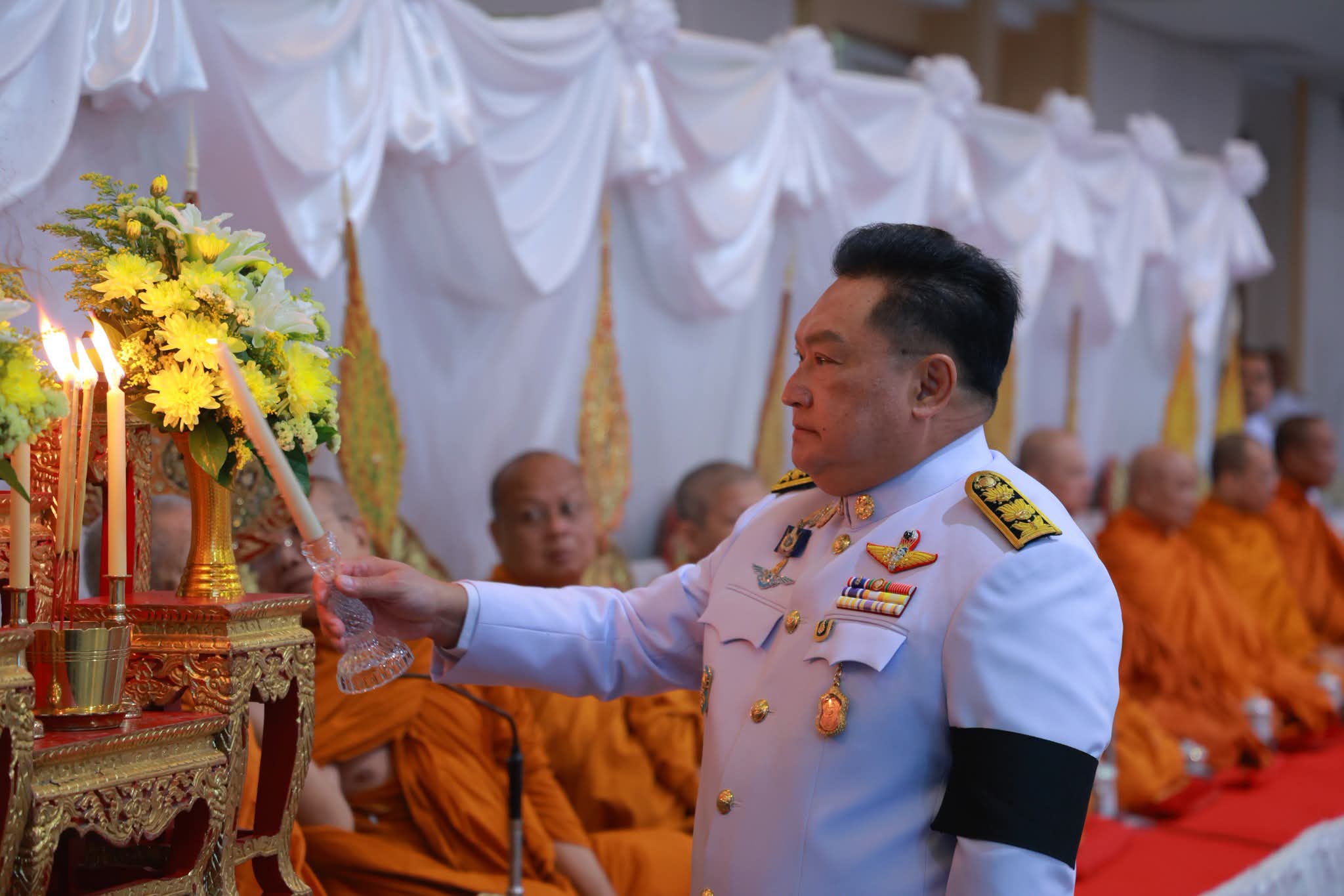 title - ปฏิรูปที่ดินจังหวัดพระนครศรีอยุธยา พร้อมเจ้าหน้าที่กลุ่มการเงินบัญชีและจัดเก็บผลประโยชน์ ร่วมพิธีวางพวงมาลา พิธีสวดพระพุทธมนต์และทำบุญตักบาตรถวายพระราชกุศล เนื่องในวันนวมินทรมหาราช ๑๓ ตุลาคม ๒๕๖๙ 