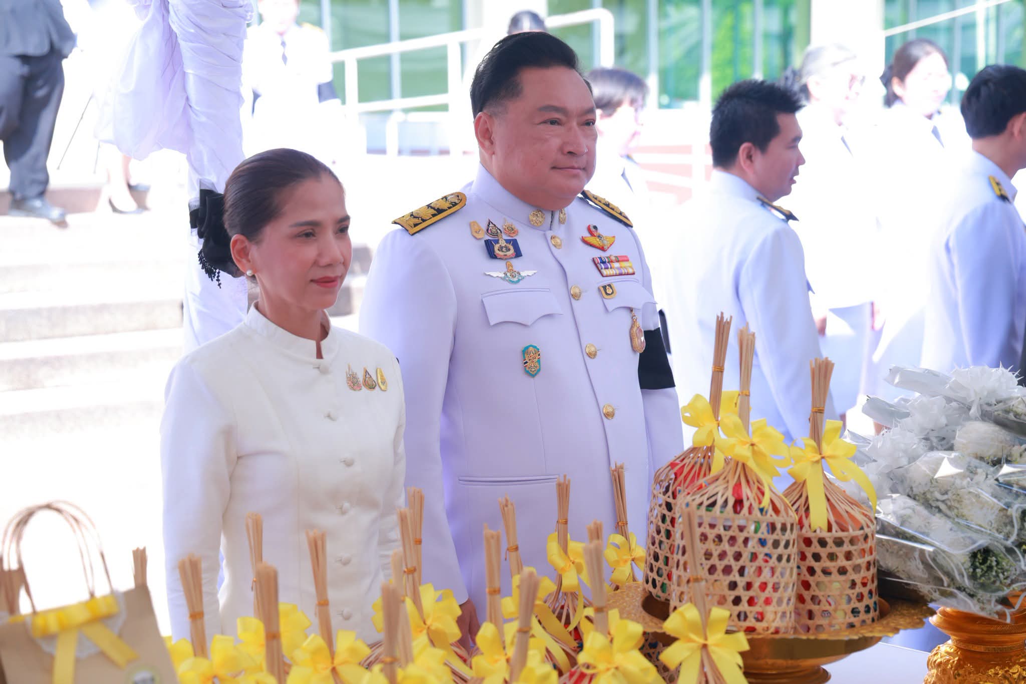 title - ปฏิรูปที่ดินจังหวัดพระนครศรีอยุธยา พร้อมเจ้าหน้าที่กลุ่มการเงินบัญชีและจัดเก็บผลประโยชน์ ร่วมพิธีวางพวงมาลา พิธีสวดพระพุทธมนต์และทำบุญตักบาตรถวายพระราชกุศล เนื่องในวันนวมินทรมหาราช ๑๓ ตุลาคม ๒๕๖๙ 
