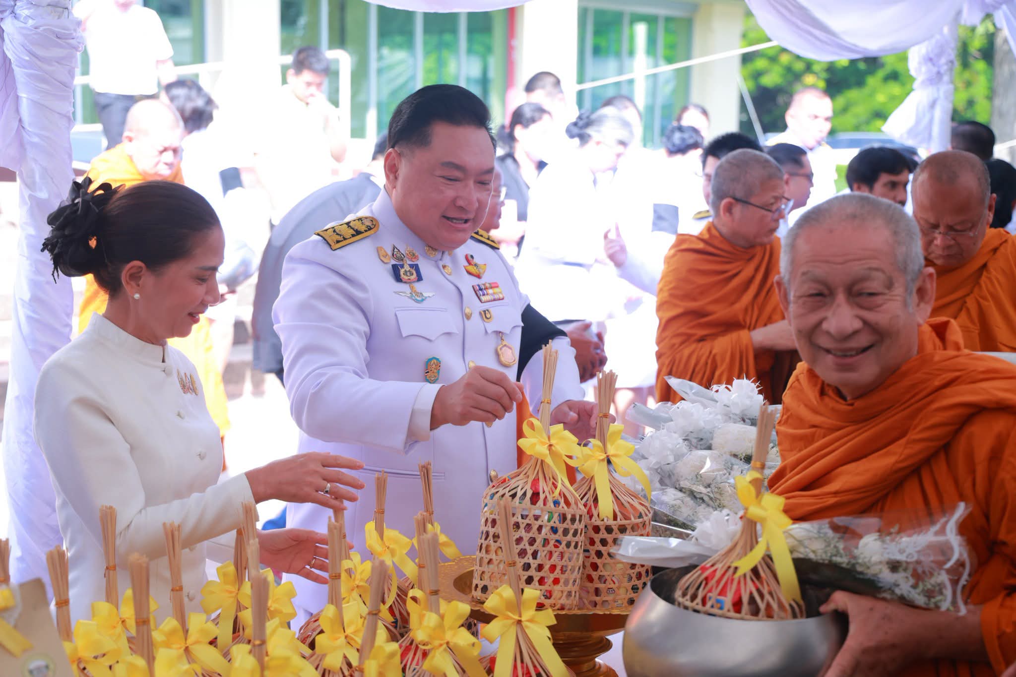 title - ปฏิรูปที่ดินจังหวัดพระนครศรีอยุธยา พร้อมเจ้าหน้าที่กลุ่มการเงินบัญชีและจัดเก็บผลประโยชน์ ร่วมพิธีวางพวงมาลา พิธีสวดพระพุทธมนต์และทำบุญตักบาตรถวายพระราชกุศล เนื่องในวันนวมินทรมหาราช ๑๓ ตุลาคม ๒๕๖๙ 