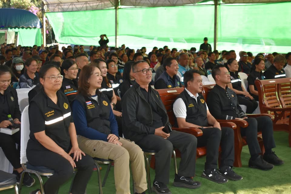 title - รองนายกรัฐมนตรีและ รมว.เกษตรและสหกรณ์  (ร้อยเอกธรรมนัส พรหมเผ่า) ลงพื้นที่เชียงใหม่ ขับเคลื่อนการจัดการที่ดิน ส.ป.ก.