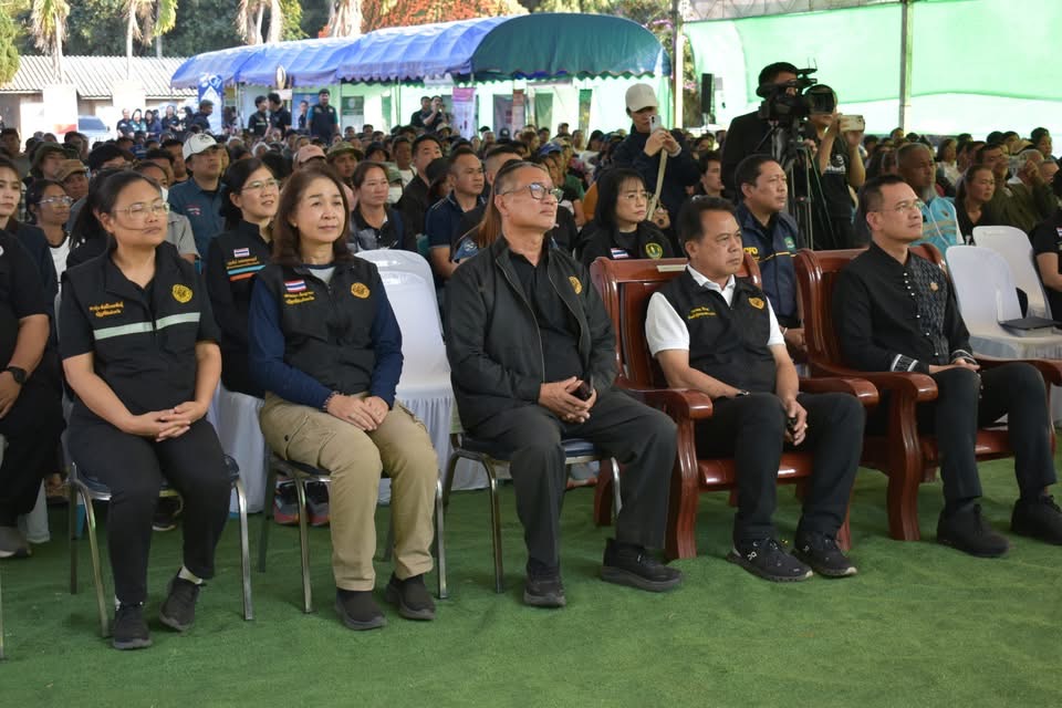 title - รองนายกรัฐมนตรีและ รมว.เกษตรและสหกรณ์  (ร้อยเอกธรรมนัส พรหมเผ่า) ลงพื้นที่เชียงใหม่ ขับเคลื่อนการจัดการที่ดิน ส.ป.ก.