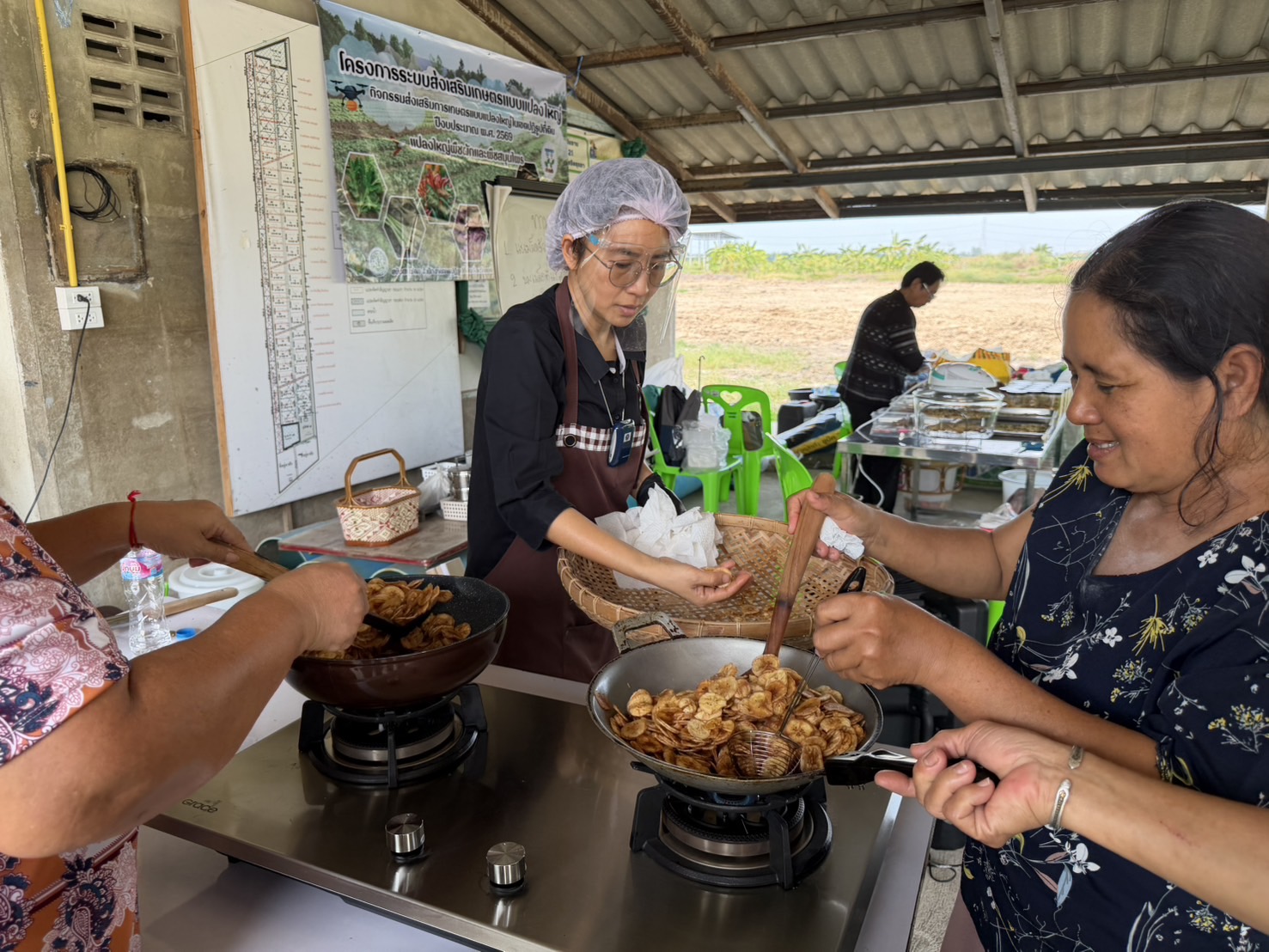 title - ส.ป.ก.พระนครศรีอยุธยา จัดฝึกอบรมเกษตรกรภายใต้โครงการระบบส่งเสริมเกษตรแบบแปลงใหญ่ กิจกรรมส่งเสริมการเกษตรแบบแปลงใหญ่ในเขตปฏิรูปที่ดิน ปีงบประมาณ พ.ศ. ๒๕๖๙ หลักสูตรที่ ๓ การแปรรูปสินค้าเกษตรเพื่อเพิ่มรายได้อย่างยั่งยืน