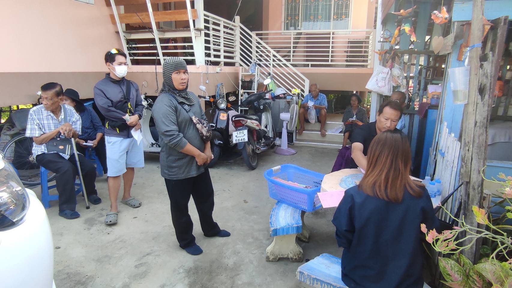 title - ส.ป.ก. พระนครศรีอยุธยา ดำเนินการ ให้บริการรับชำระค่าเช่าที่ดินเพื่อเกษตรกรรม  ประชาสัมพันธ์สินเชื่อเงินกองทุนการปฎิรูปที่ดินเพื่อเกษตรกรรม เพื่อลดภาระค่าใช้จ่ายในการเดินทางให้กับเกษตรกร และสนับสนุนเงินทุนดอกเบี้ยต่ำ ให้กับเกษตรกรในรอบการเพาะปลูกใหม่ 