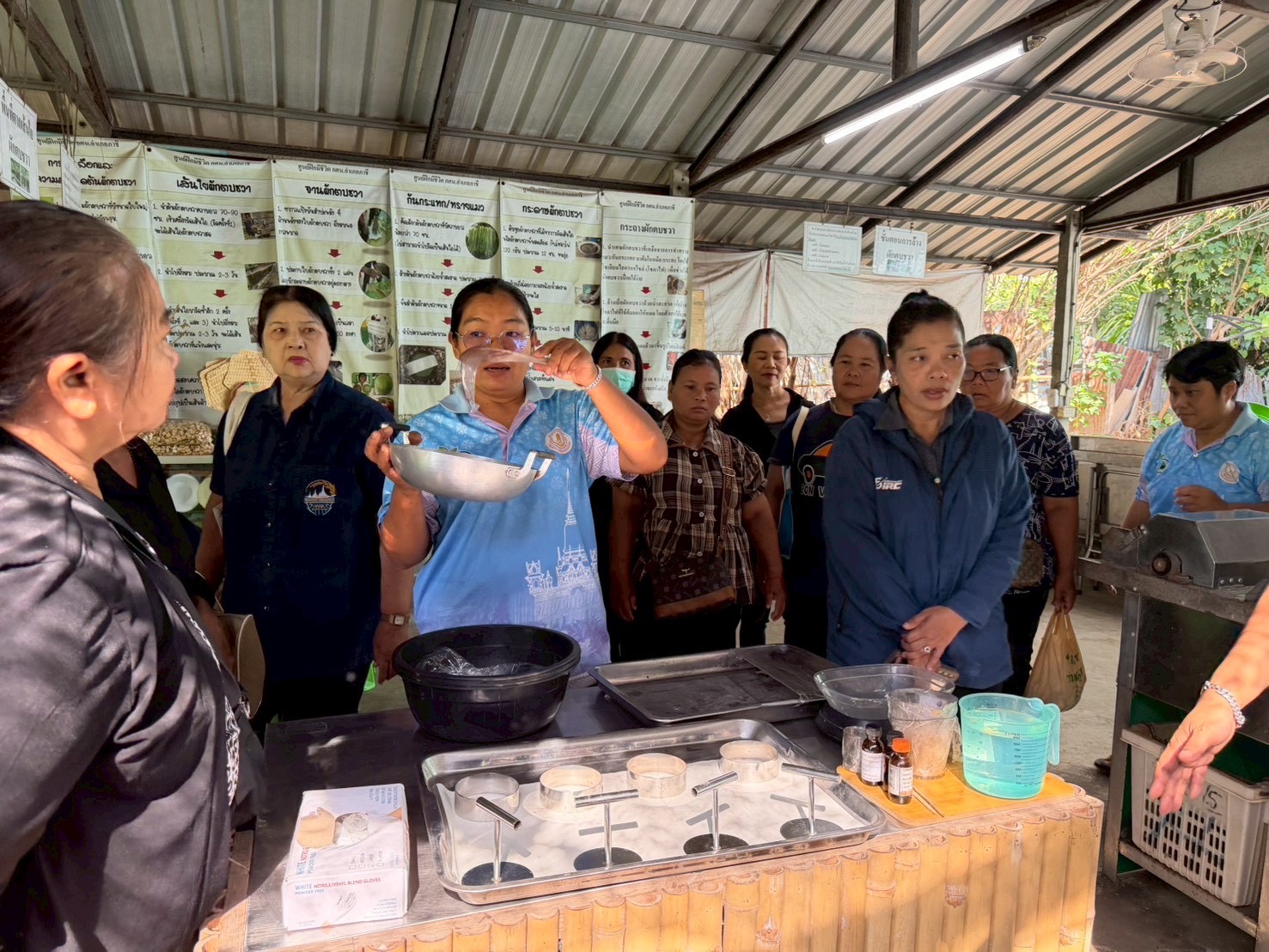 title - ส.ป.ก.พระนครศรีอยุธยา จัดฝึกอบรมเกษตรกรภายใต้โครงการระบบส่งเสริมเกษตรแบบแปลงใหญ่ กิจกรรมส่งเสริมการเกษตรแบบแปลงใหญ่ในเขตปฏิรูปที่ดิน ปีงบประมาณ พ.ศ. ๒๕๖๙ หลักสูตรที่ ๔ เทคนิคการบริหารจัดการกลุ่มแบบครบวงจรและสร้างรายได้จากการแปรรูปสินค้าเกษตรปลอดภัย 