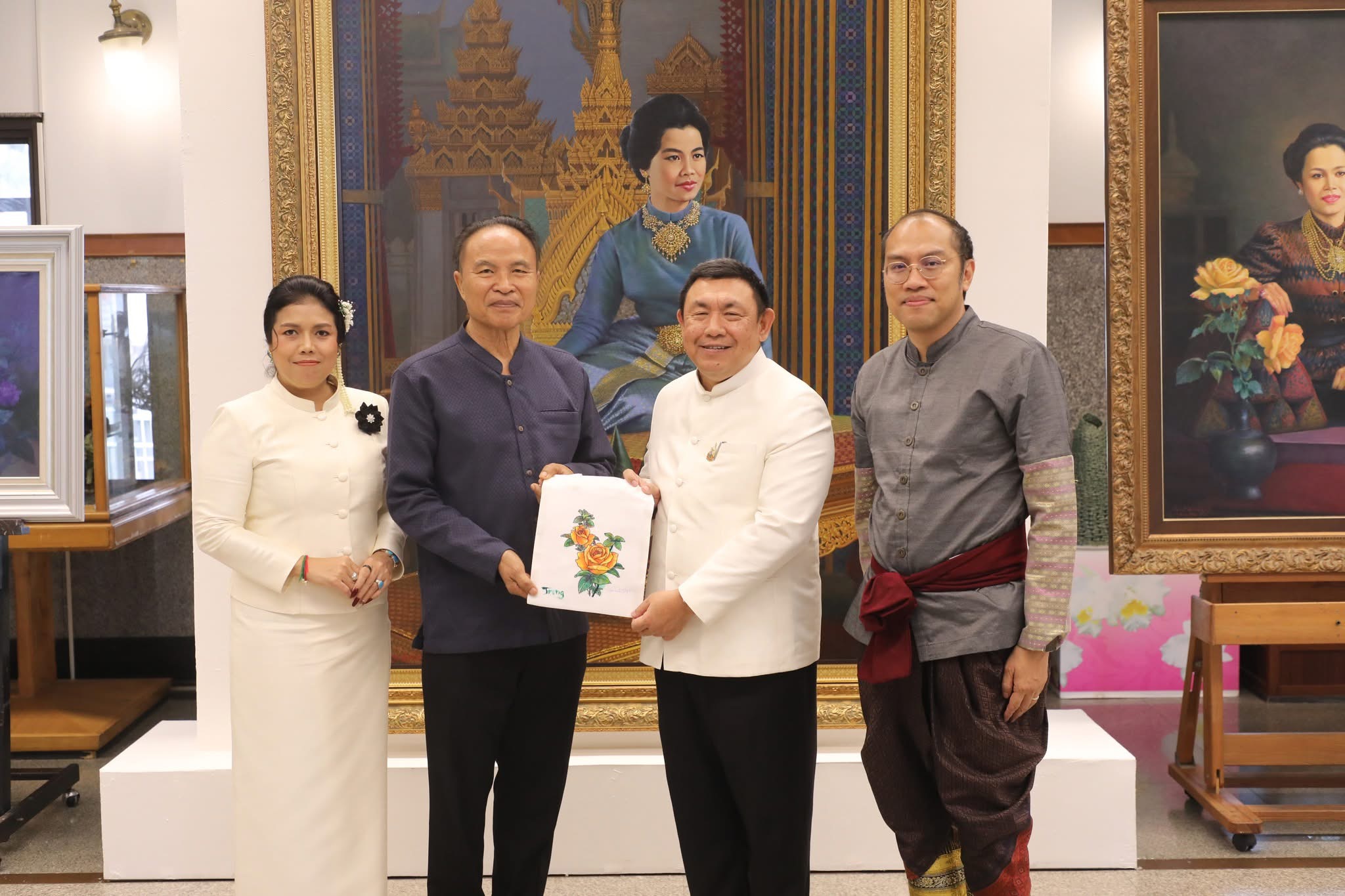 title - ปฏิรูปที่ดินจังหวัดพระนครศรีอยุธยา ร่วม เปิดโครงการ “รักแห่งศิลป์ รักแห่งแผ่นดิน” เพื่อแสดงความจงรักภักดีและน้อมรำลึกในพระมหากรุณาธิคุณของสมเด็จพระนางเจ้าสิริกิติ์ พระบรมราชินีนาถ พระบรมราชชนนีพันปีหลวง 