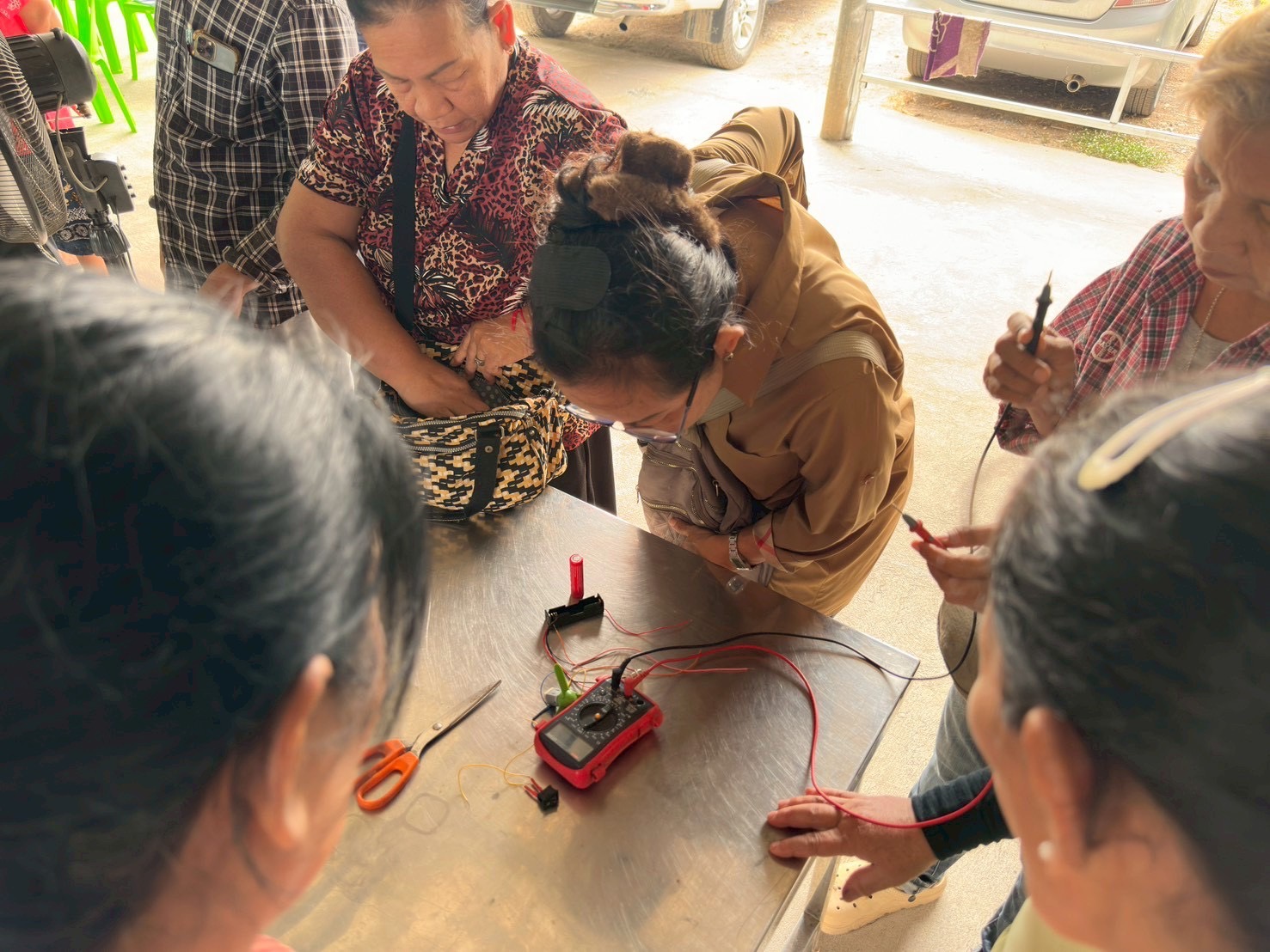 title - ส.ป.ก.พระนครศรีอยุธยา ดำเนินการจัดอบรม เกษตรกรภายใต้โครงการระบบส่งเสริมเกษตรแบบแปลงใหญ่ กิจกรรมส่งเสริมการเกษตรแบบแปลงใหญ่ในเขตปฏิรูปที่ดิน ปีงบประมาณ พ.ศ. ๒๕๖๙ หลักสูตรที่ ๖ เพิ่มศักยภาพการผลิต, การตลาดและการจำหน่ายพืชผักปลอดภัย GAP แบบครบวงจร