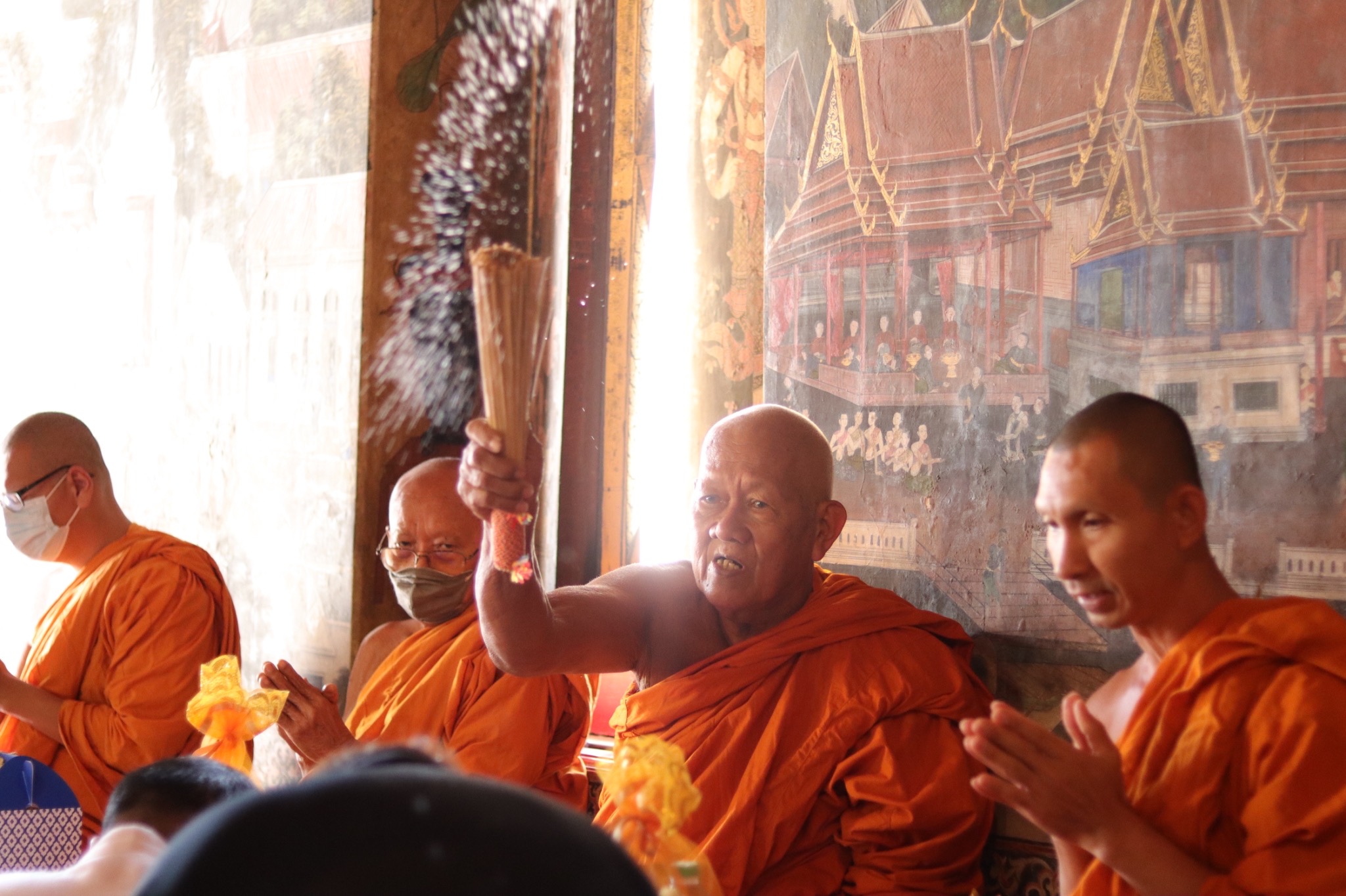 title - นายสุพัฒ มูลพฤกษ์ ปฏิรูปที่ดินจังหวัดพระนครศรีอยุธยา ร่่วมทำบุญถวายอาหารเพลแก่พระสงฆ์ ณ วัดเสนาสนารามราชวรวิหาร อำเภอพระนครศรีอยุธยา เนื่องในโอกาสวันขึ้นปีใหม่ ปี ๒๕๖๙