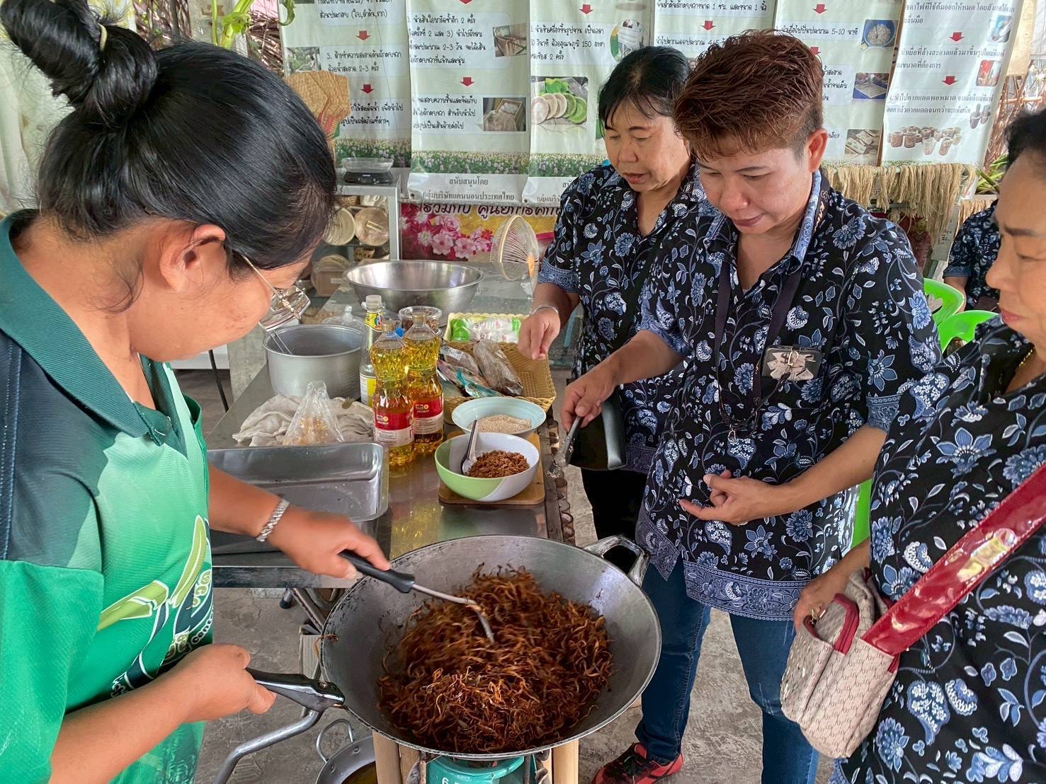 title - ส.ป.ก.พระนครศรีอยุธยา จัดอบรมตาม ตามโครงการพัฒนาธุรกิจชุมชน กิจกรรรมพัฒนาธุรกิจชุมชนในเขตปฏิรูปที่ดิน ปีงบประมาณ พ.ศ. ๒๕๖๙ หลักสูตรการเพิ่มมูลค่าสินค้าและการพัฒนาช่องทางด้านการตลาด 