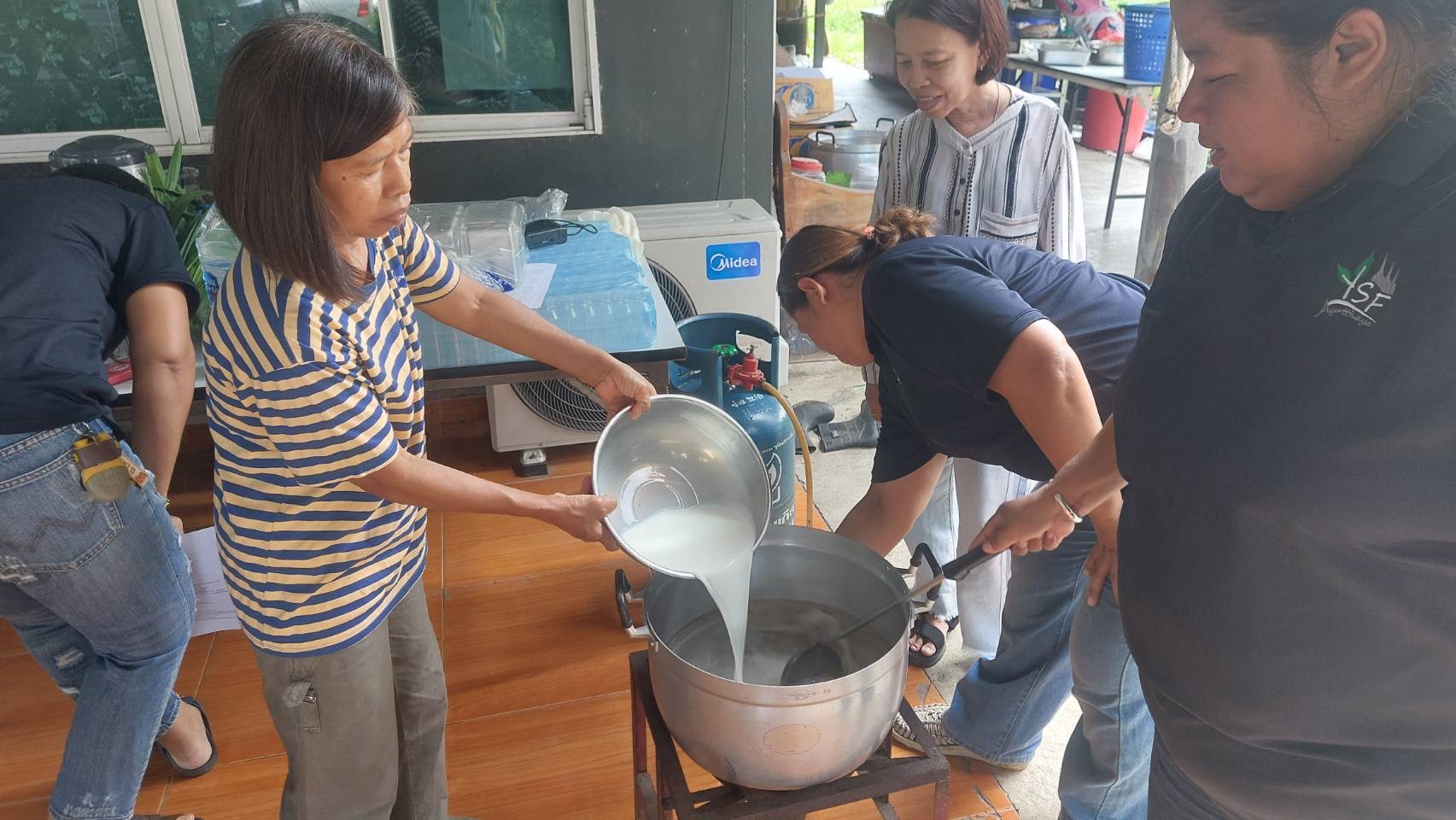 title - ส.ป.ก.พระนครศรีอยุธยา จัดฝึกอบรมตามโครงการส่งเสริมการดำเนินงานอันเนื่องมาจากพระราชดำริ กิจกรรรมพัฒนาและส่งเสริมศิลปหัตถกรรม ปีงบประมาณ พ.ศ. ๒๕๖๙ หลักสูตรการแปรรูปอาหาร