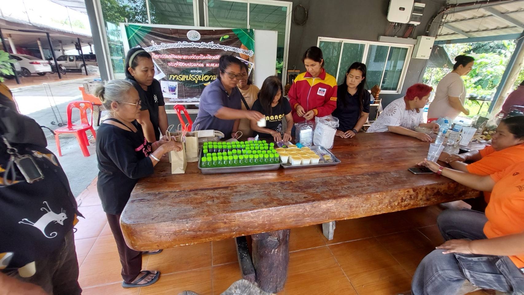 title - ส.ป.ก.พระนครศรีอยุธยา จัดฝึกอบรมตามโครงการส่งเสริมการดำเนินงานอันเนื่องมาจากพระราชดำริ กิจกรรรมพัฒนาและส่งเสริมศิลปหัตถกรรม ปีงบประมาณ พ.ศ. ๒๕๖๙ หลักสูตรการแปรรูปอาหาร