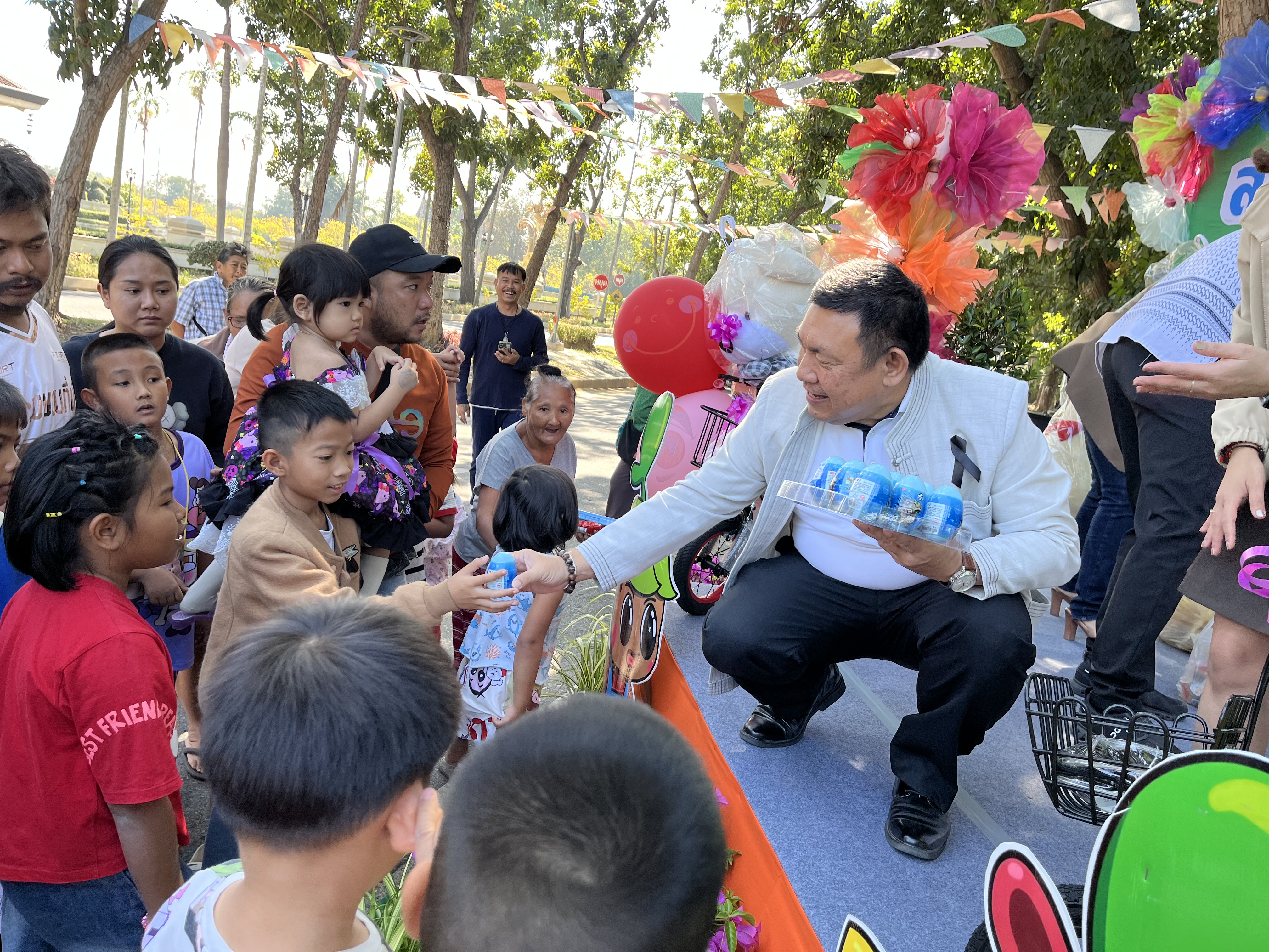 title - ปฏิรูปที่ดินจังหวัดพระนครศรีอยุธยา ร่วมกิจกรรมงานวันเด็ก