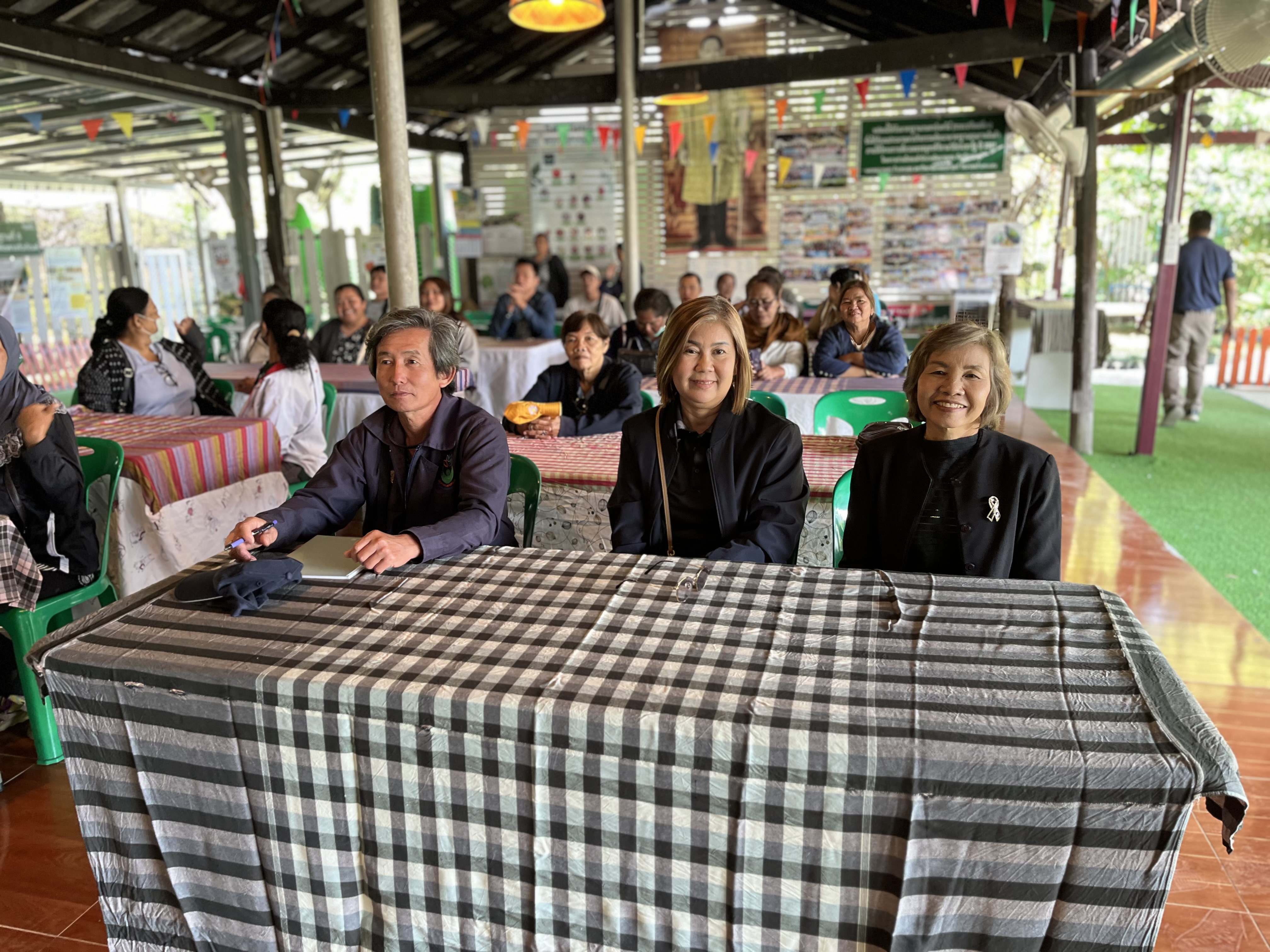 title - ส.ป.ก.พระนครศรีอยุธยา นำเกษตรกร โครงการพัฒนาเกษตรกรปราดเปรื่อง (Smart Farmer) กิจกรรมพัฒนาเกษตรกรปราดเปรื่องในเขตปฏิรูปที่ดิน (Smart Farmer) ปีงบประมาณ พ.ศ. ๒๕๖๙ หลักสูตร การศึกษาดูงานเพื่อเพิ่มศักยภาพการผลิต การจัดการสินค้าด้วยเทคโนโลยีหรือนวัตกรรมที่เหมาะสม