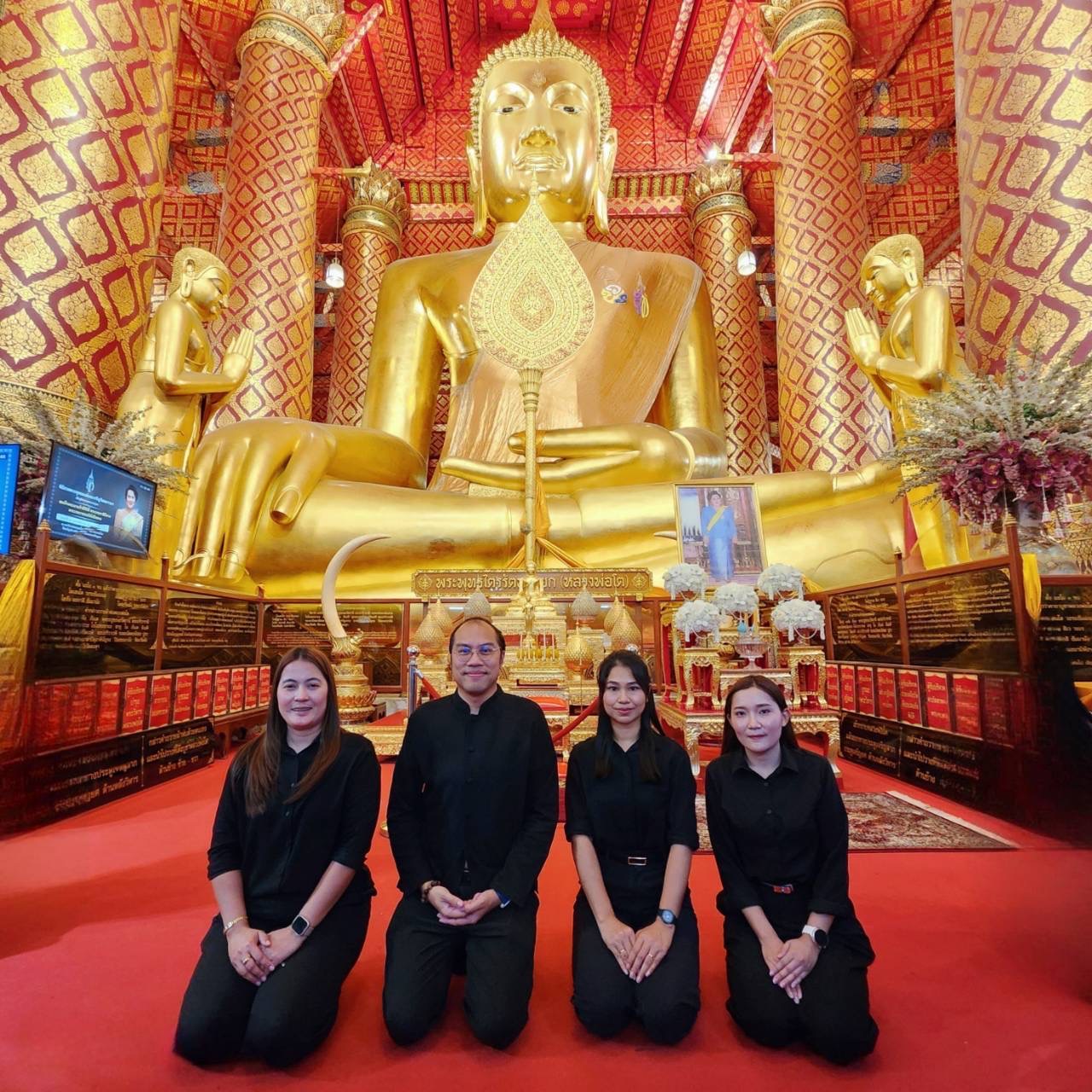 title - ปฏิรูปที่ดินจังหวัดพระนครศรีอยุธยา พร้อมเจ้าหน้าที่ฝ่ายบริหารทั่วไป เข้าร่วมพิธีสวดพระพุทธมนต์และเจริญจิตตภาวนา อุทิศถวายพระราชกุศลแด่สมเด็จพระนางเจ้าสิริกิติ์ พระบรมราชินีนาถ พระบรมราชชนนีพันปีหลวง ณ พระวิหารพระพุทธไตรรัตนนายก (หลวงพ่อโต) วัดพนัญเชิงวรวิหาร 