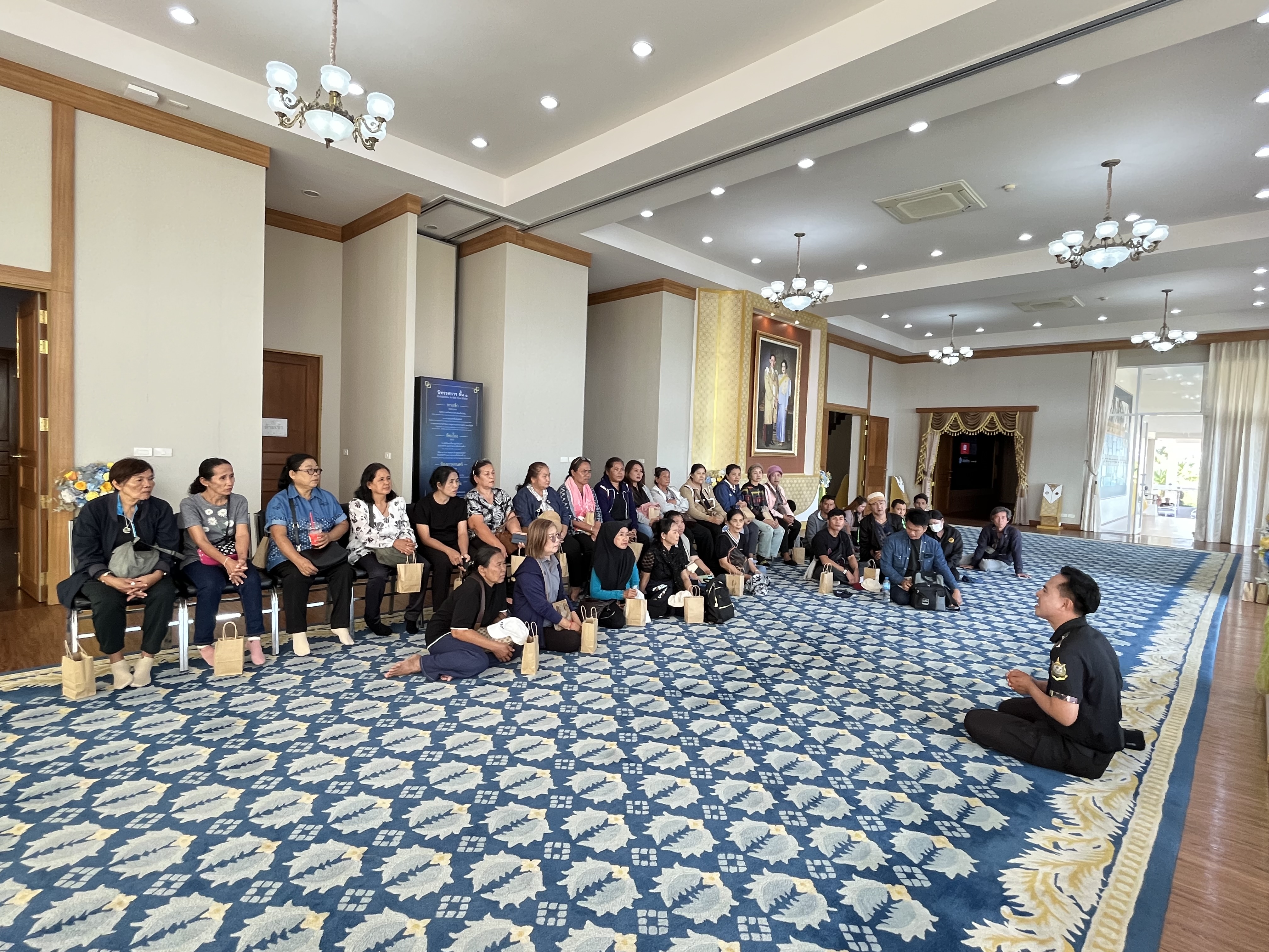 title - ส.ป.ก.พระนครศรีอยุธยา นำเกษตรกร โครงการพัฒนาเกษตรกรปราดเปรื่อง (Smart Farmer) กิจกรรมพัฒนาเกษตรกรปราดเปรื่องในเขตปฏิรูปที่ดิน (Smart Farmer) ปีงบประมาณ พ.ศ. ๒๕๖๙ หลักสูตร การศึกษาดูงานเพื่อเพิ่มศักยภาพการผลิต การจัดการสินค้าด้วยเทคโนโลยีหรือนวัตกรรมที่เหมาะสม