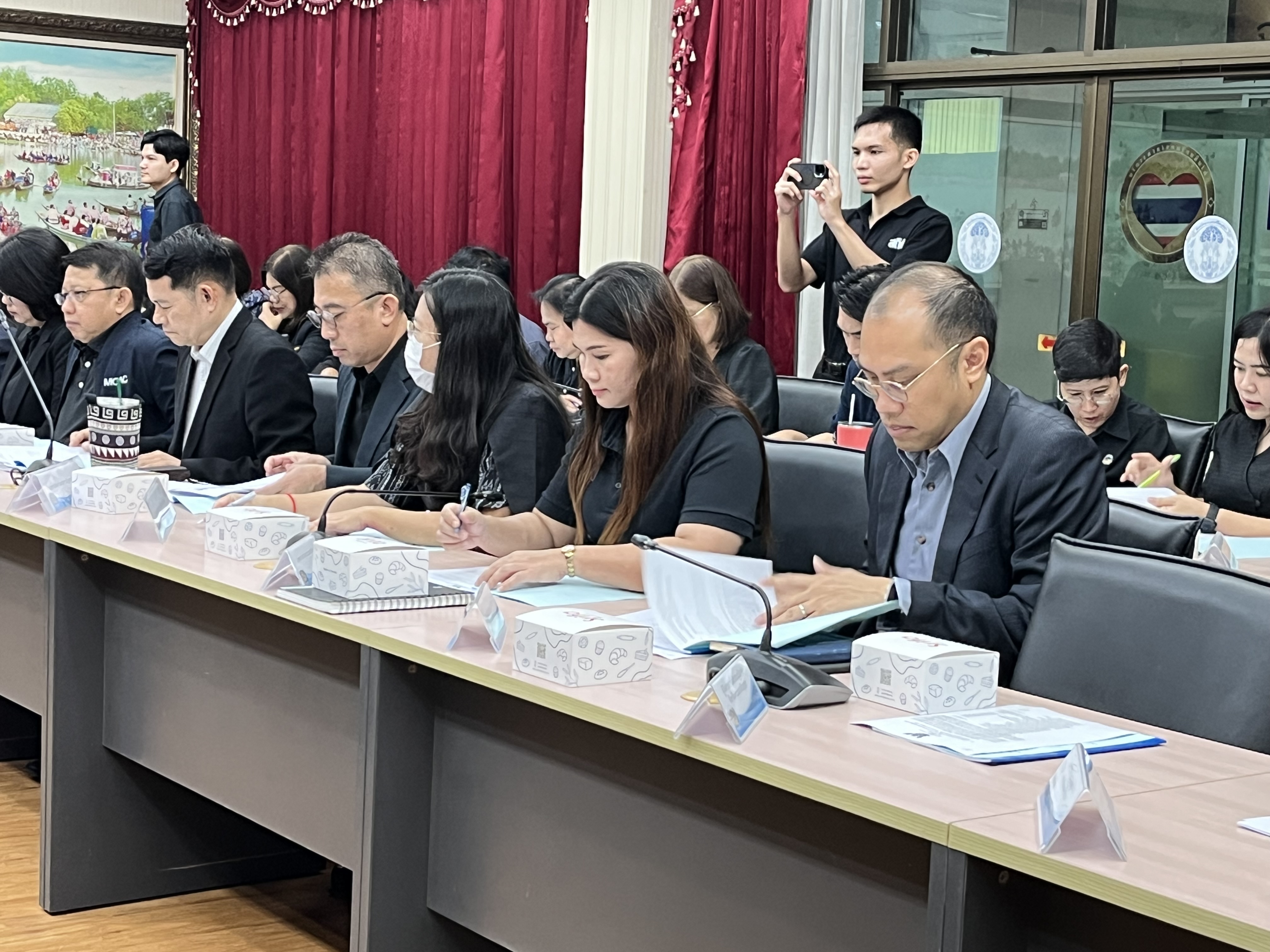 title - ปฏิรูปที่ดินจังหวัดพระนครศรีอยุธยา เข้าร่วมประชุมคณะกรรมการบริหารศูนย์อำนวยการขจัดความยากจนและพัฒนาคนทุกช่วงวัยอย่างยั่งยืน ตามหลักปรัชญาของเศรษฐกิจพอเพียง จังหวัดพระนครศรีอยุธยา (คจพ.จ.) ครั้งที่ ๑ /๒๕๖๙
