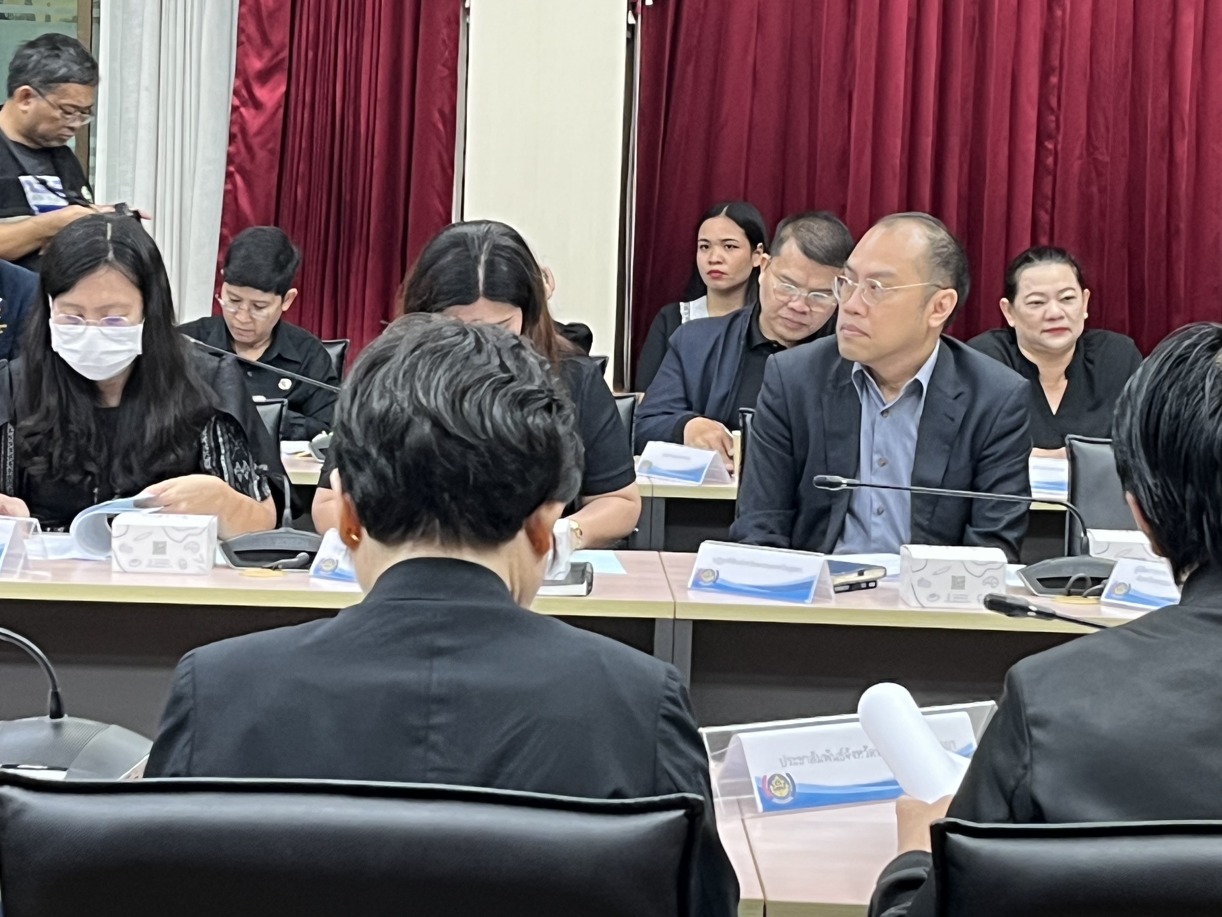 title - ปฏิรูปที่ดินจังหวัดพระนครศรีอยุธยา เข้าร่วมประชุมคณะกรรมการบริหารศูนย์อำนวยการขจัดความยากจนและพัฒนาคนทุกช่วงวัยอย่างยั่งยืน ตามหลักปรัชญาของเศรษฐกิจพอเพียง จังหวัดพระนครศรีอยุธยา (คจพ.จ.) ครั้งที่ ๑ /๒๕๖๙