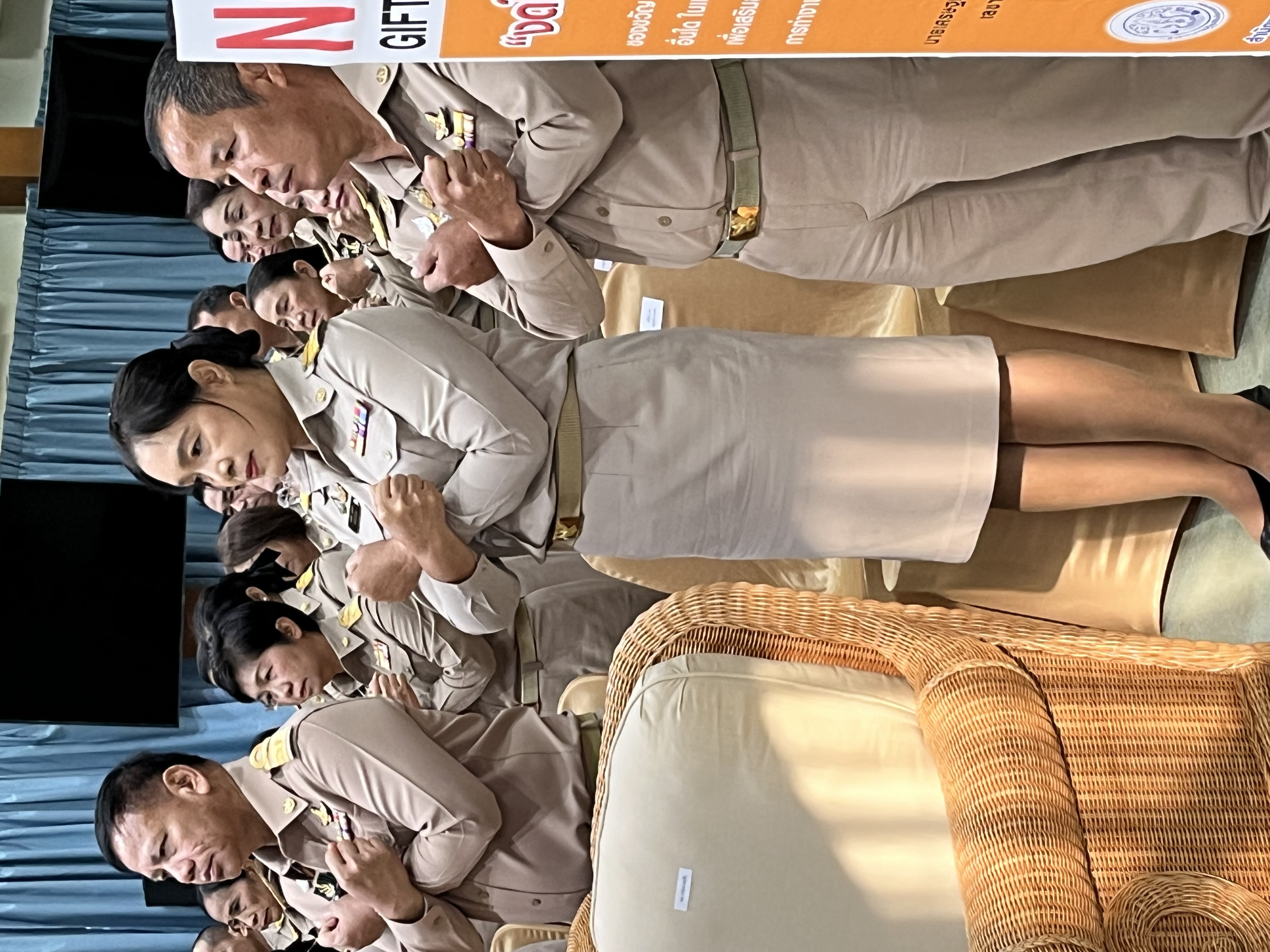 title - ปฏิรูปที่ดินจังหวัดพระนครศรีอยุธยา ร่วม ประกาศเจตนารมณ์ตามนโยบาย No Gift Policy จากการปฏิบัติหน้าที่ เพื่อปลุกจิตสำนึกให้เจ้าหน้าที่ ส.ป.ก. ปฏิเสธการรับของขวัญและของกำนัลทุกชนิดจากการปฏิบัติหน้าที่ และจะเป็นหน่วยงานที่เจ้าหน้าที่ของรัฐทุกคน