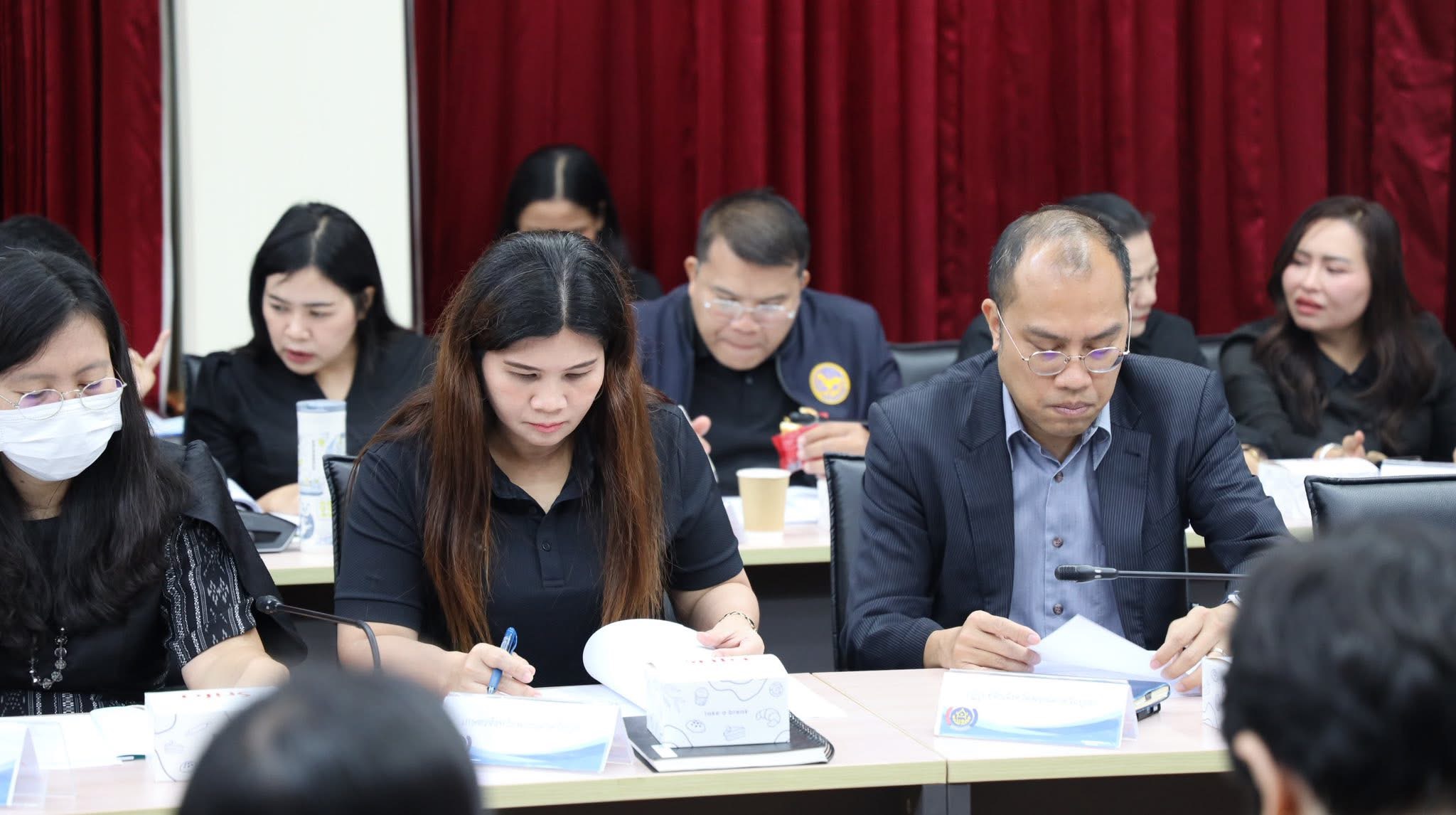 title - ปฏิรูปที่ดินจังหวัดพระนครศรีอยุธยา เข้าร่วมประชุมคณะกรรมการบริหารศูนย์อำนวยการขจัดความยากจนและพัฒนาคนทุกช่วงวัยอย่างยั่งยืน ตามหลักปรัชญาของเศรษฐกิจพอเพียง จังหวัดพระนครศรีอยุธยา (คจพ.จ.) ครั้งที่ ๑ /๒๕๖๙