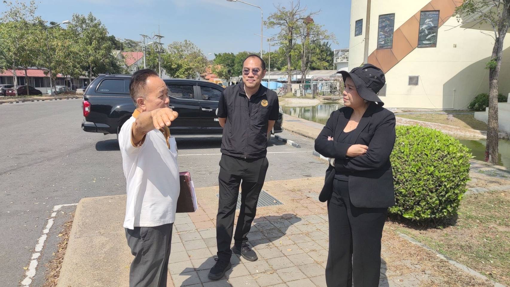 title - ปฏิรูปที่ดินจังหวัดพระนครศรีอยุธยา  ได้ลงพื้นที่ตรวจสอบและรังวัดสอบเขตกรณี กรมประมงโดย ศูนย์วิจัยและเพาะพันธ์สัตว์น้ำขออนุญาตใช้ที่ดินเพื่อก่อสร้างศูนย์แสดงพันธุ์สัตว์น้ำ(วังปลา) ภายในบริเวณศูนย์ศิลปาชีพบางไทร